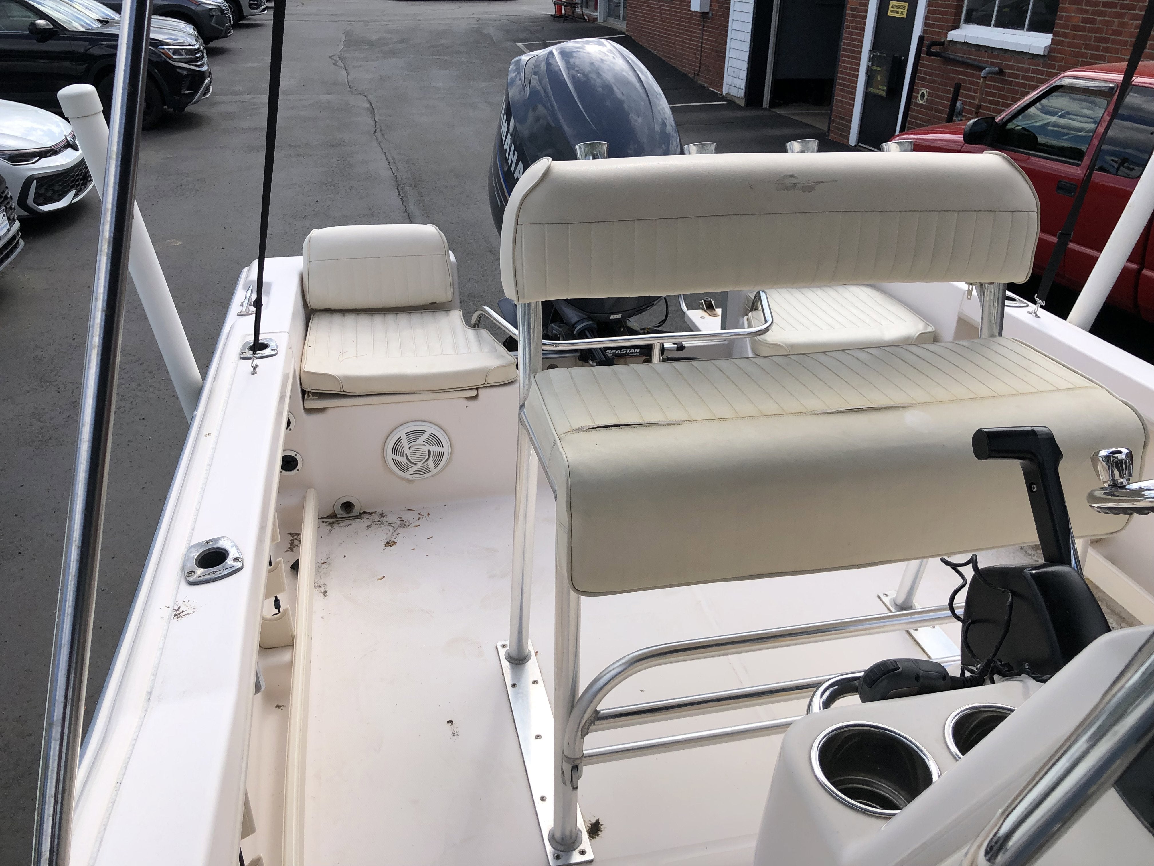 2011 GRADY WHITE 18 FISHERMAN Base