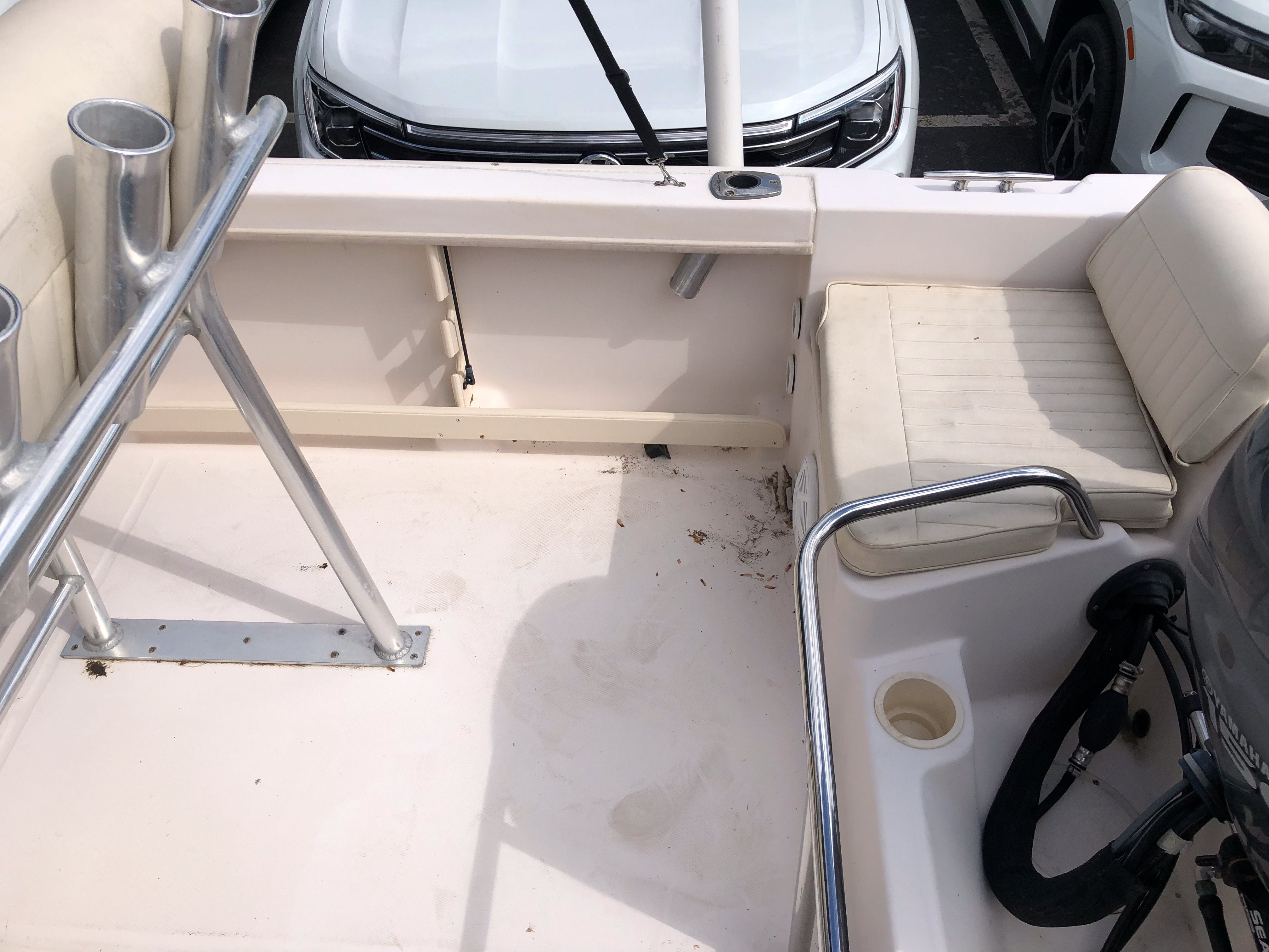 2011 GRADY WHITE 18 FISHERMAN Base