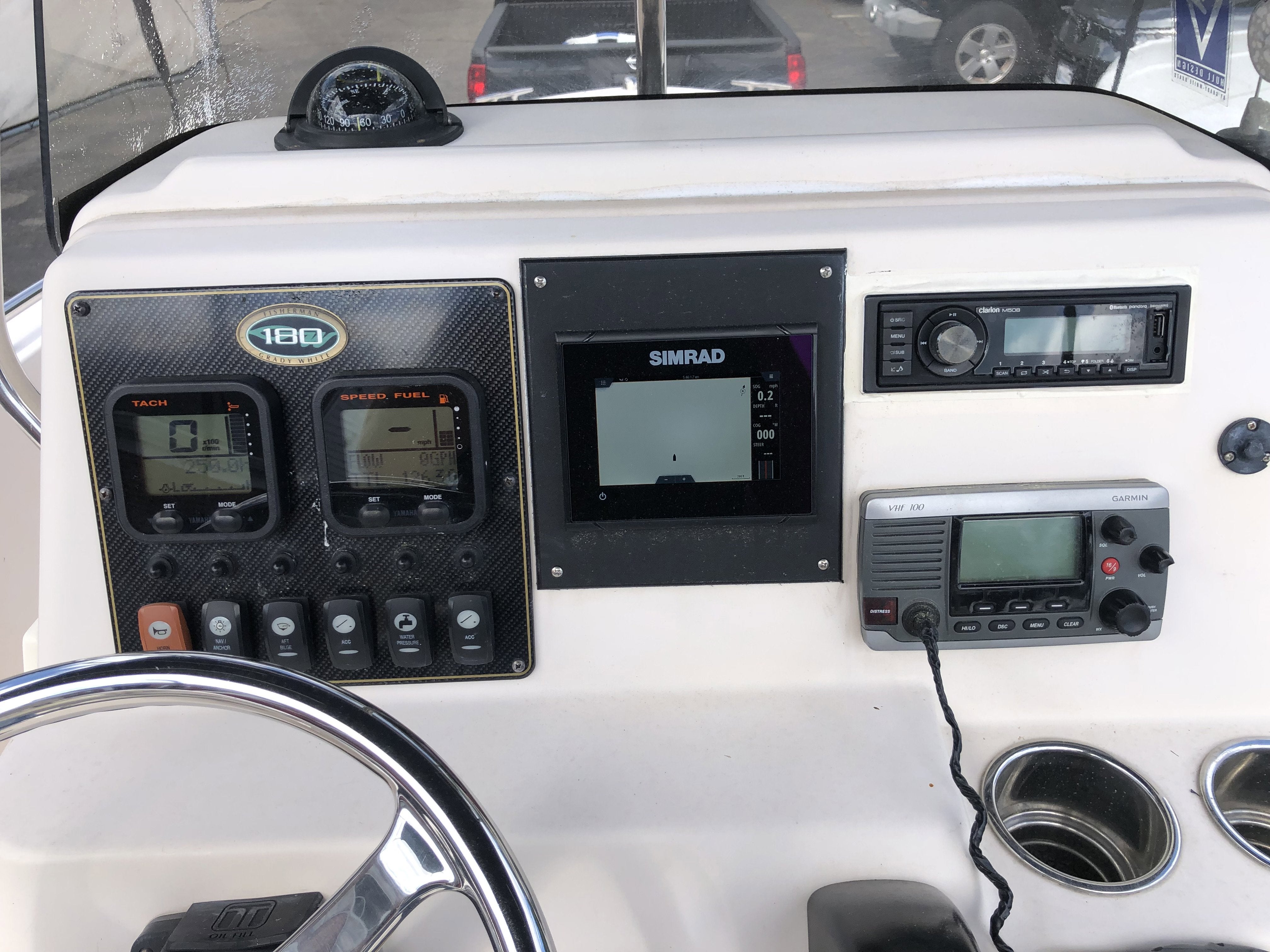 2011 GRADY WHITE 18 FISHERMAN Base