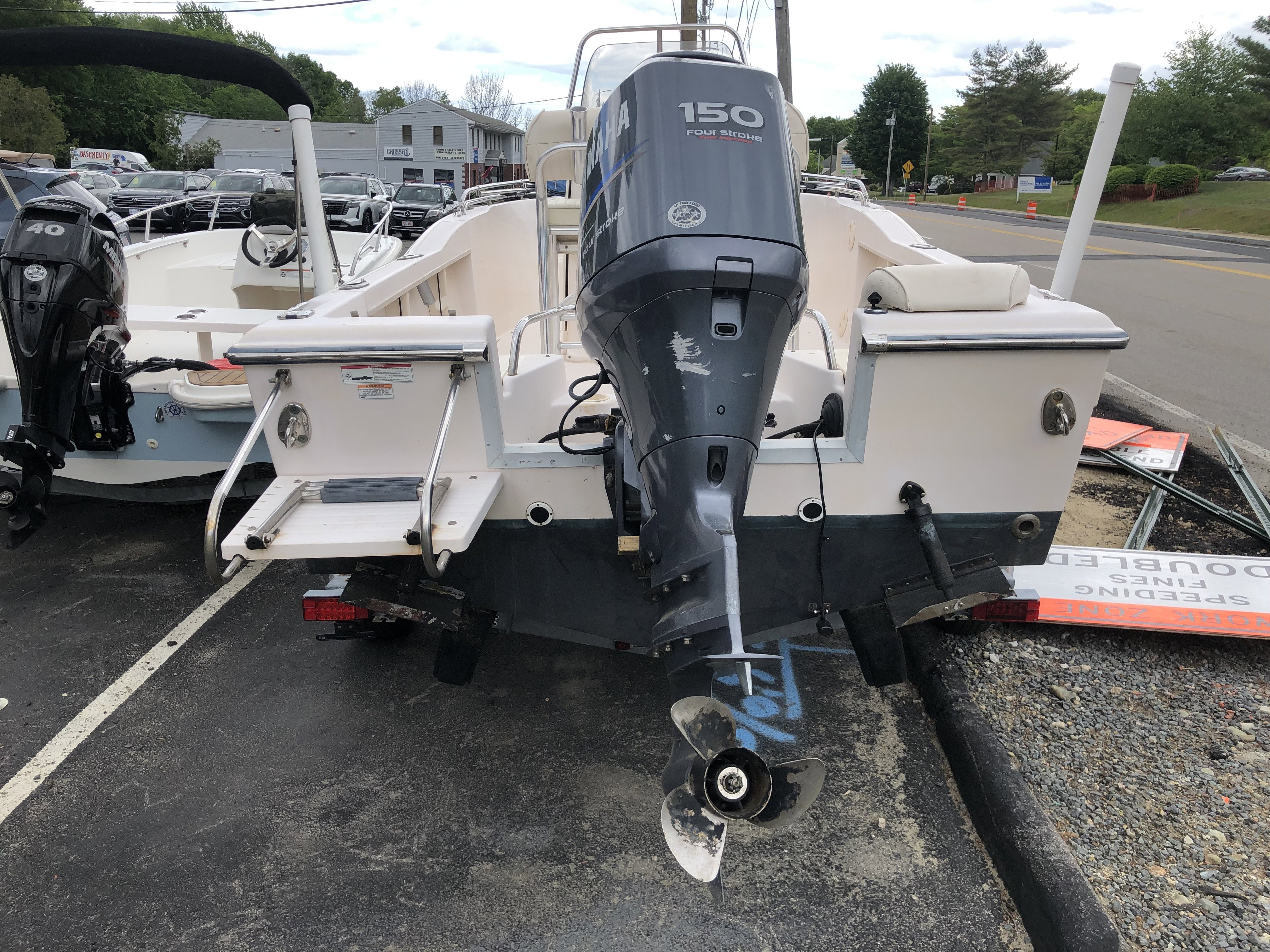 2011 GRADY WHITE 18 FISHERMAN Base