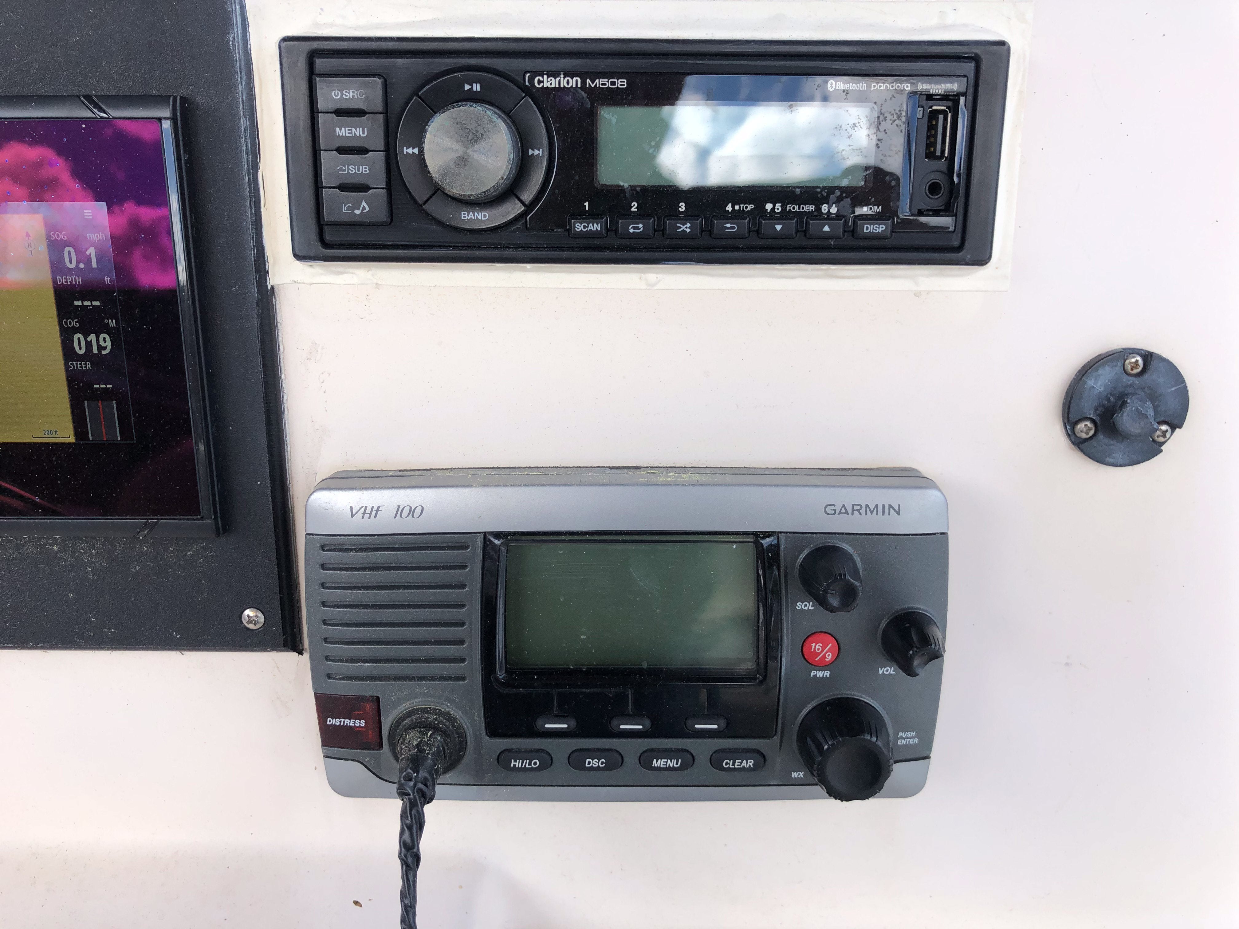 2011 GRADY WHITE 18 FISHERMAN Base