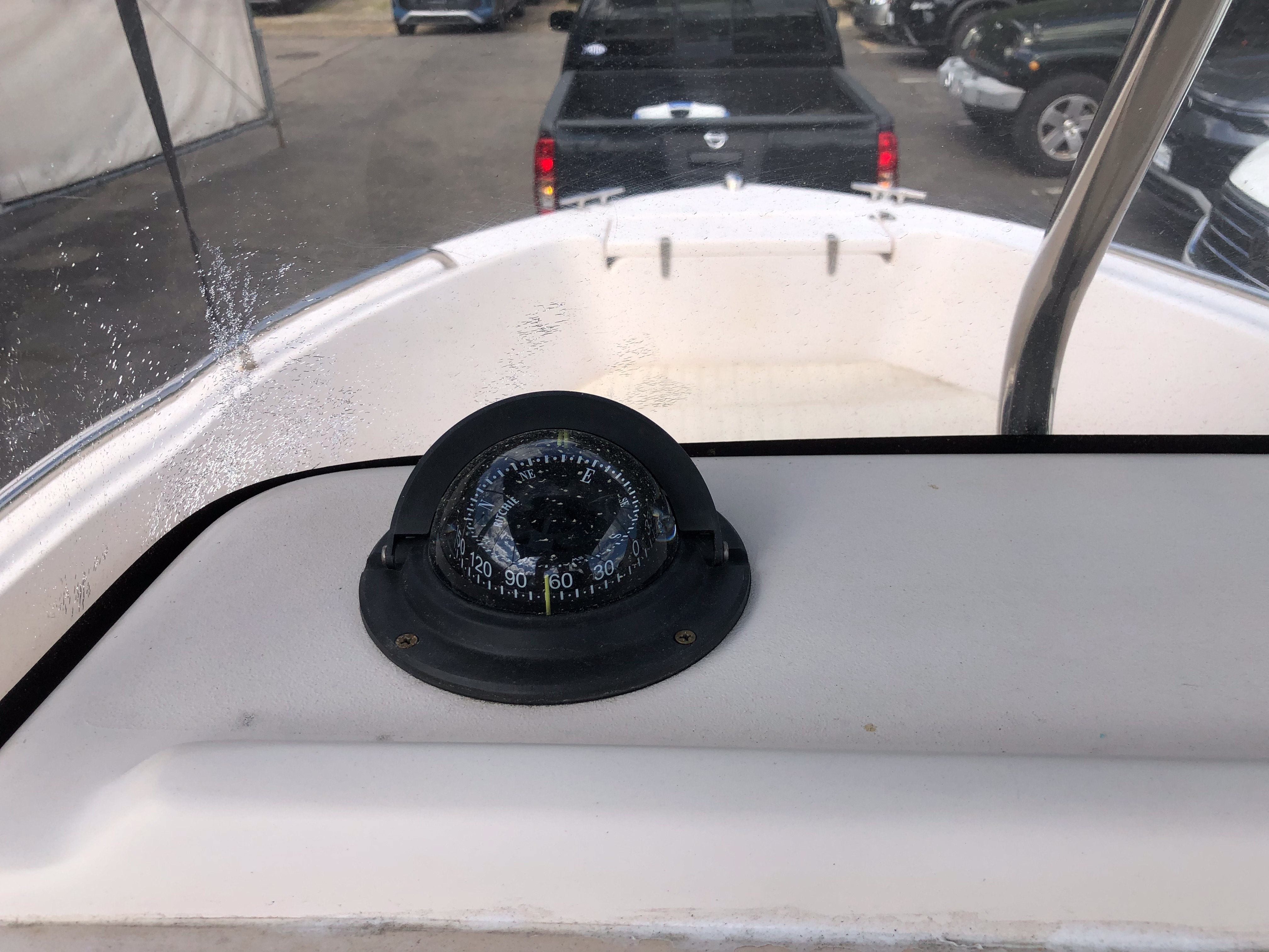 2011 GRADY WHITE 18 FISHERMAN Base