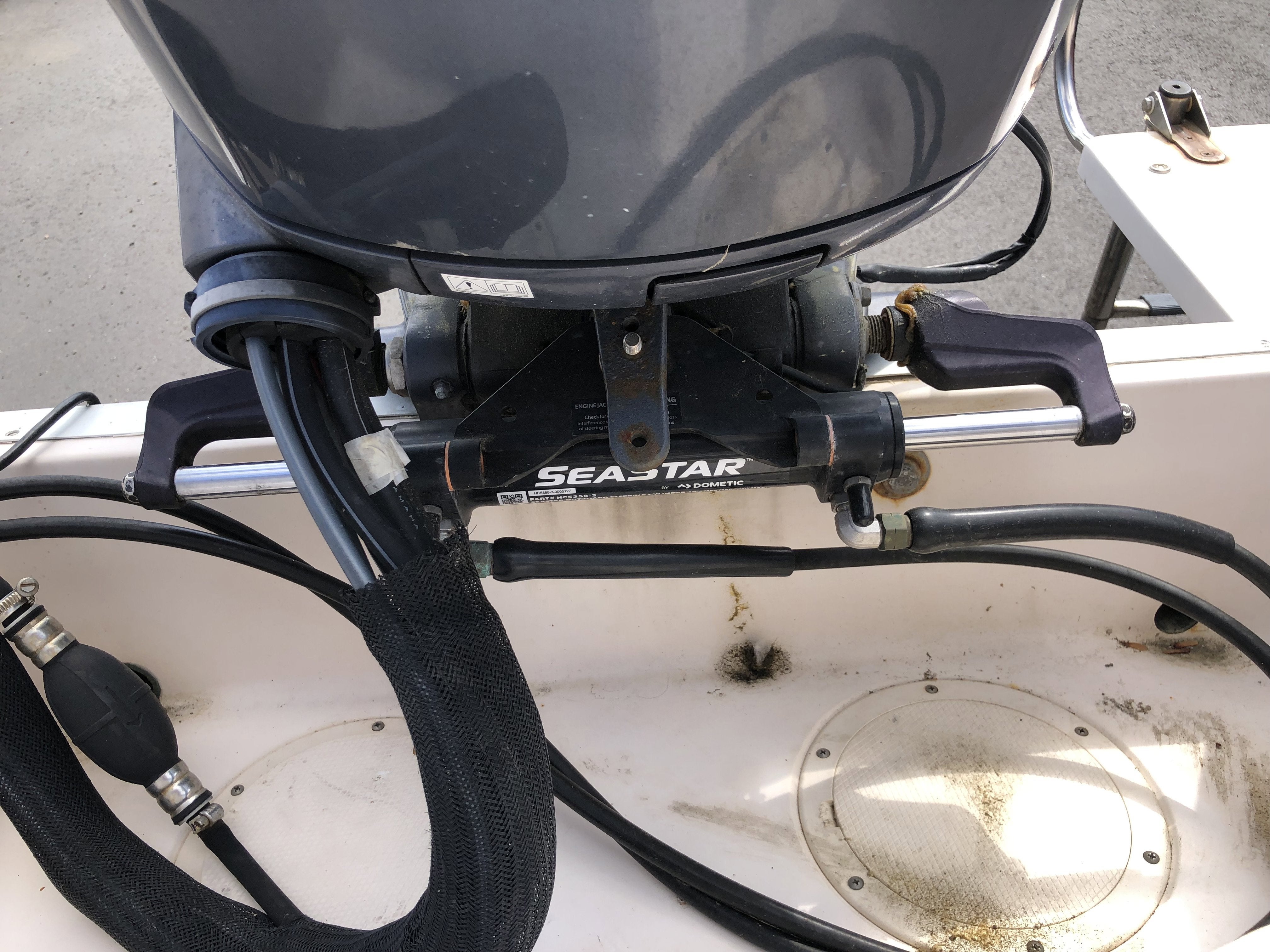 2011 GRADY WHITE 18 FISHERMAN Base