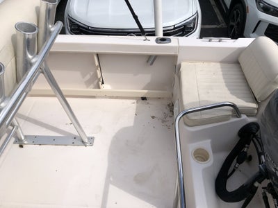 2011 GRADY WHITE 18 FISHERMAN Base