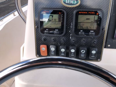 2011 GRADY WHITE 18 FISHERMAN Base