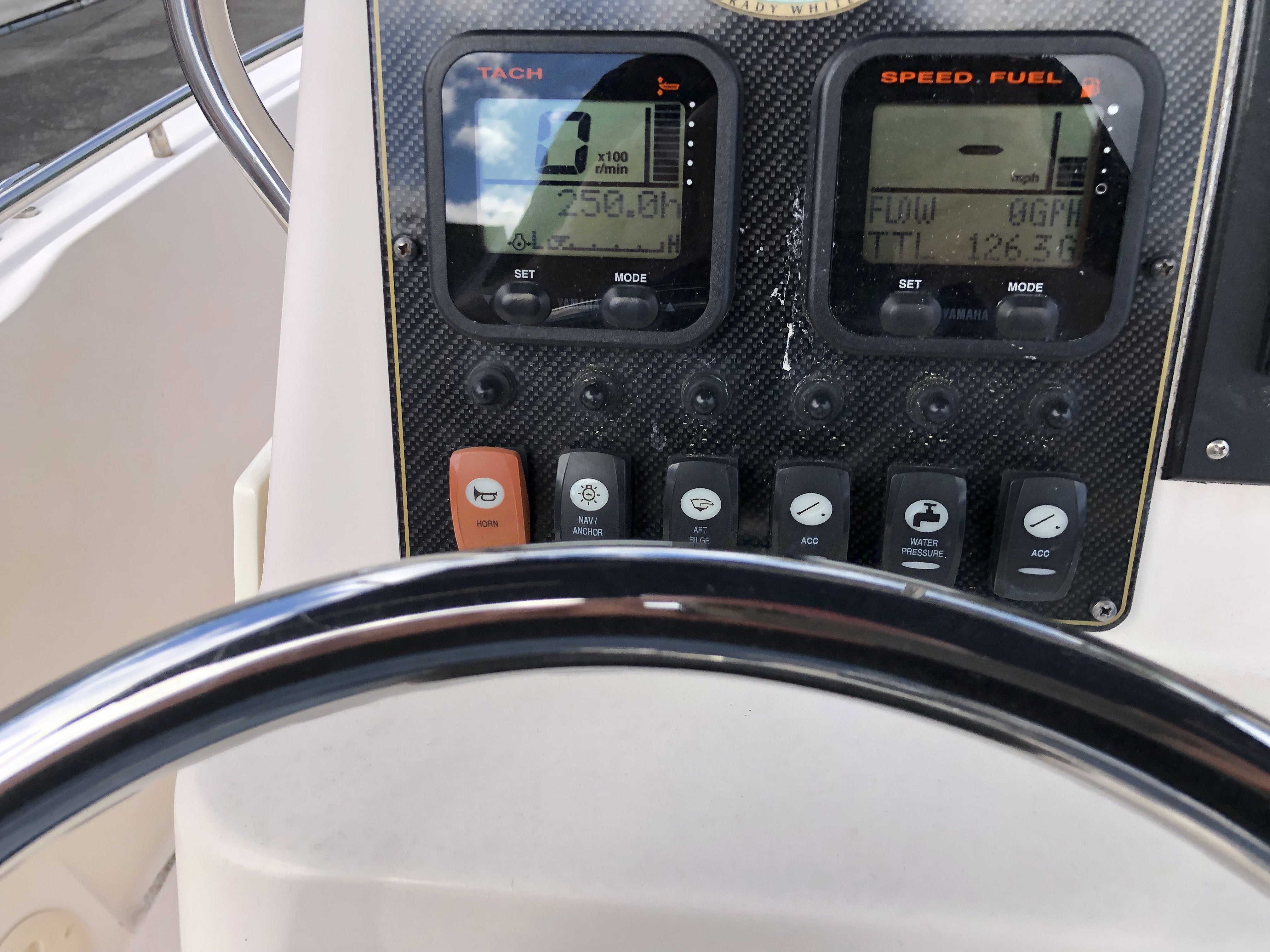 2011 GRADY WHITE 18 FISHERMAN Base