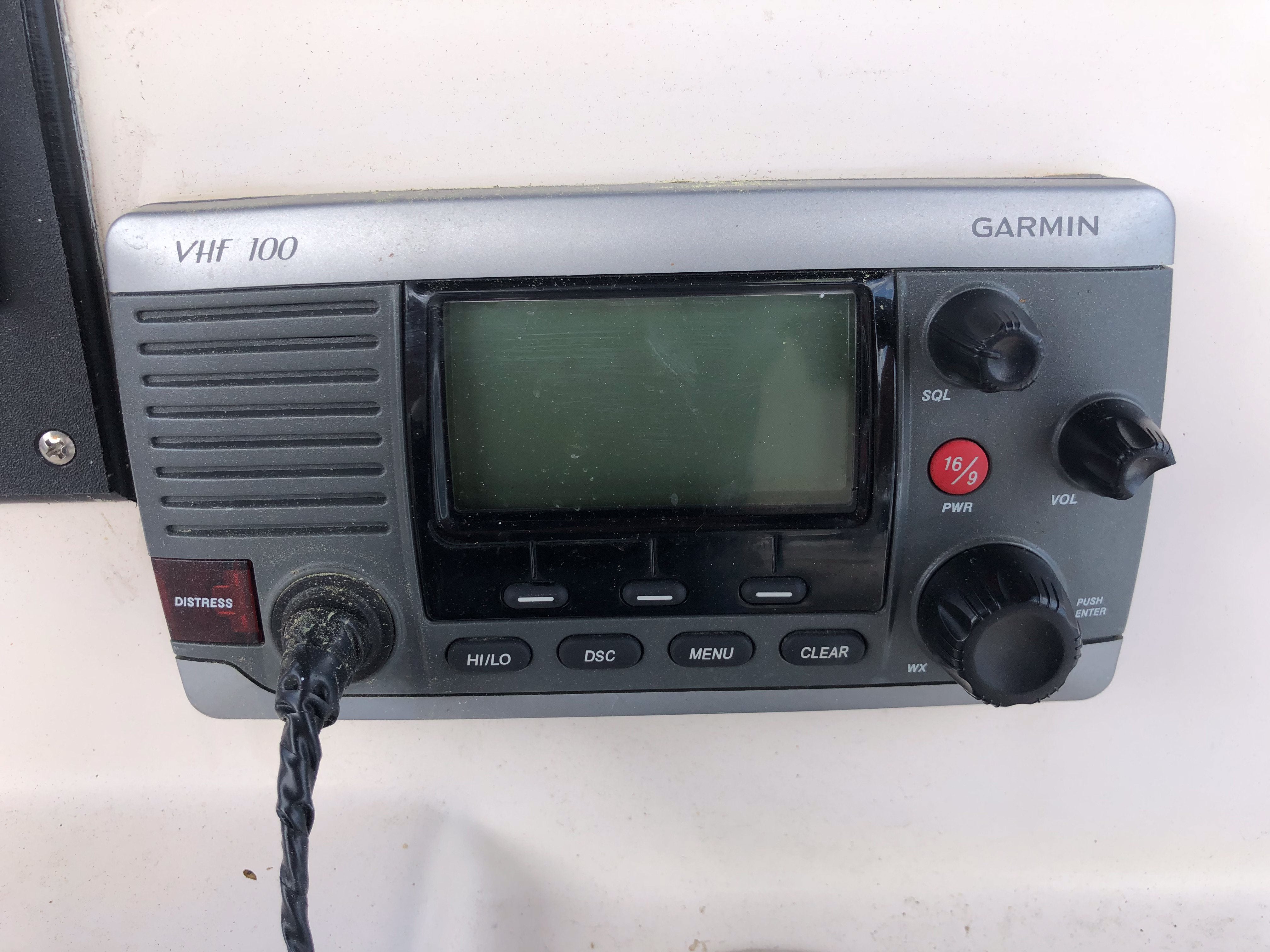 2011 GRADY WHITE 18 FISHERMAN Base