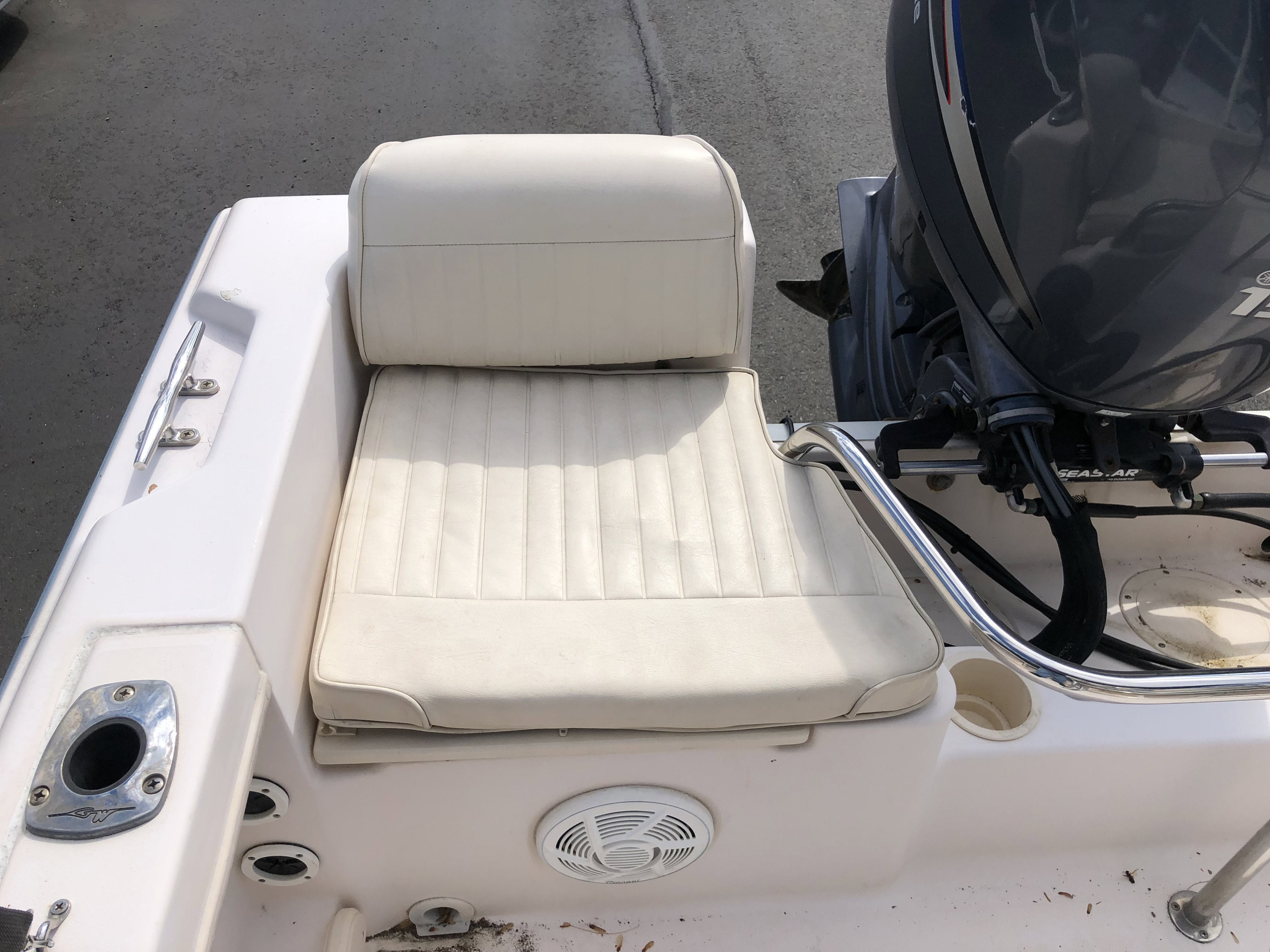 2011 GRADY WHITE 18 FISHERMAN Base