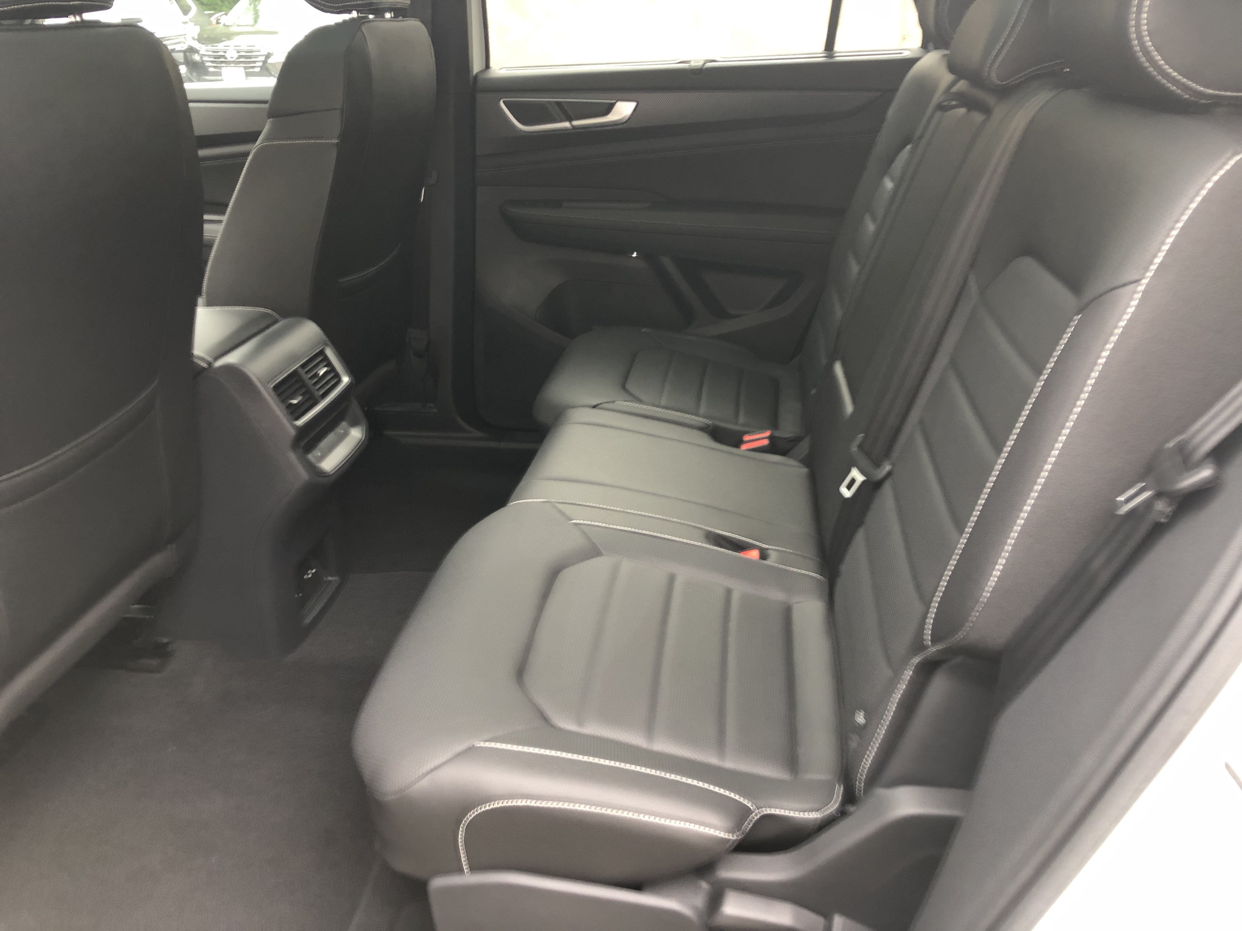 2026 Volkswagen Atlas Cross Sport 2.0T SEL R-Line Black