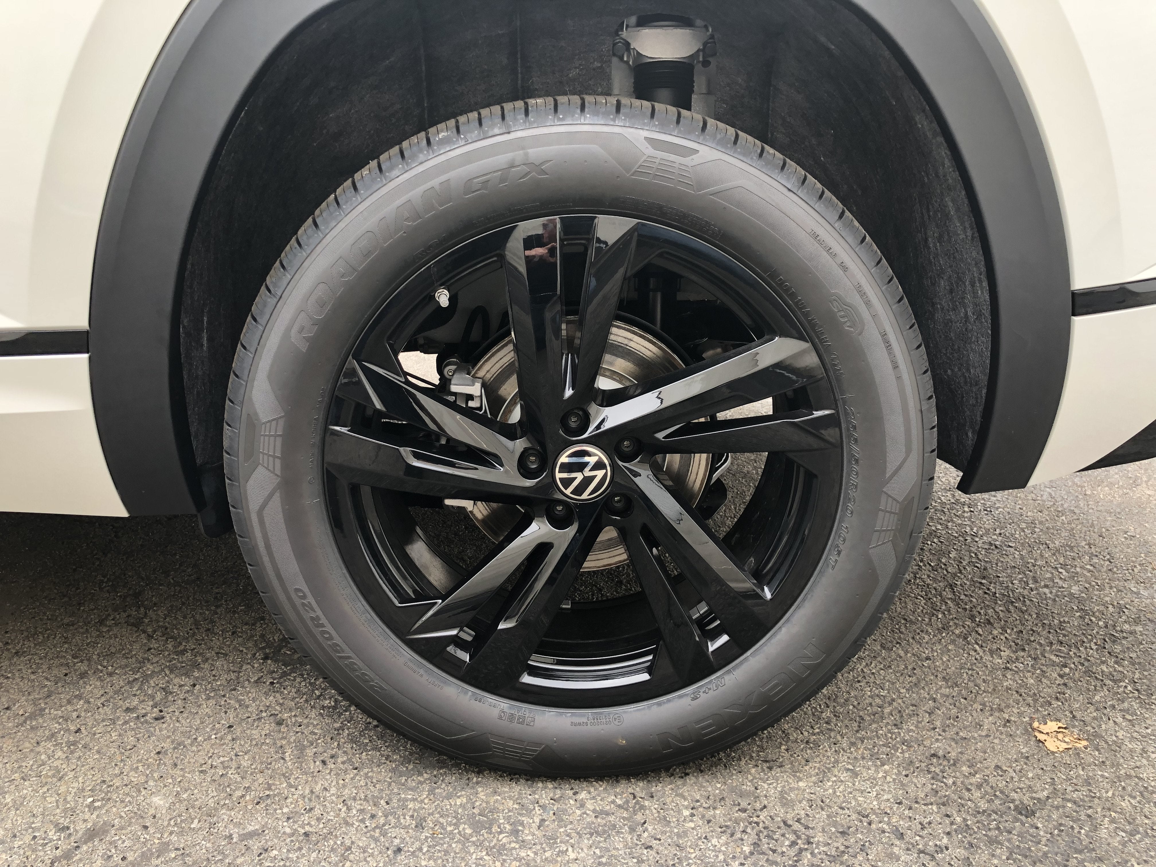 2026 Volkswagen Atlas Cross Sport 2.0T SEL R-Line Black