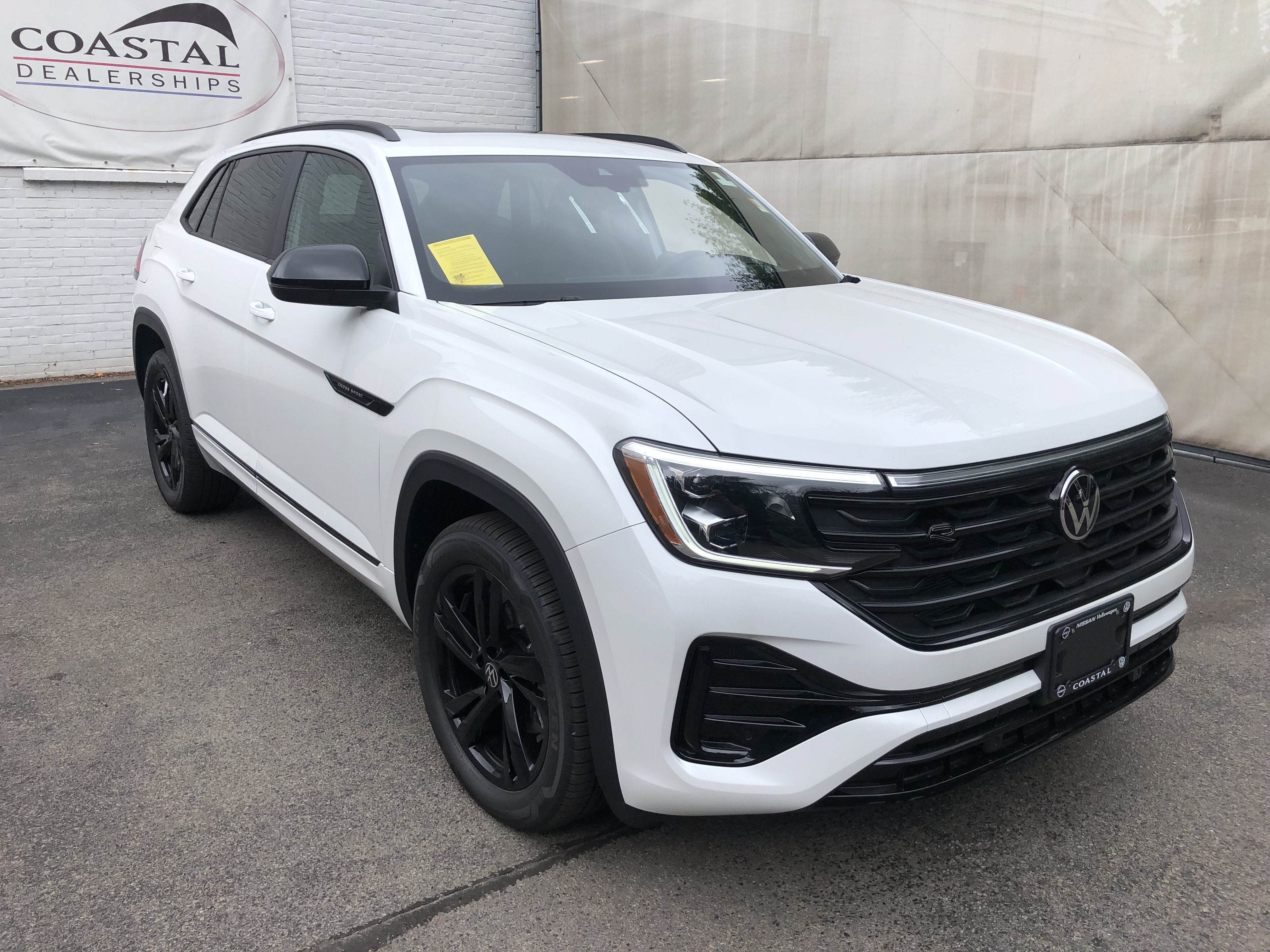 2026 Volkswagen Atlas Cross Sport 2.0T SEL R-Line Black