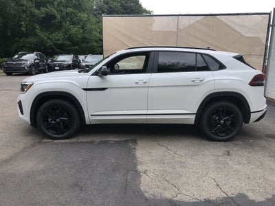 2026 Volkswagen Atlas Cross Sport 2.0T SEL R-Line Black