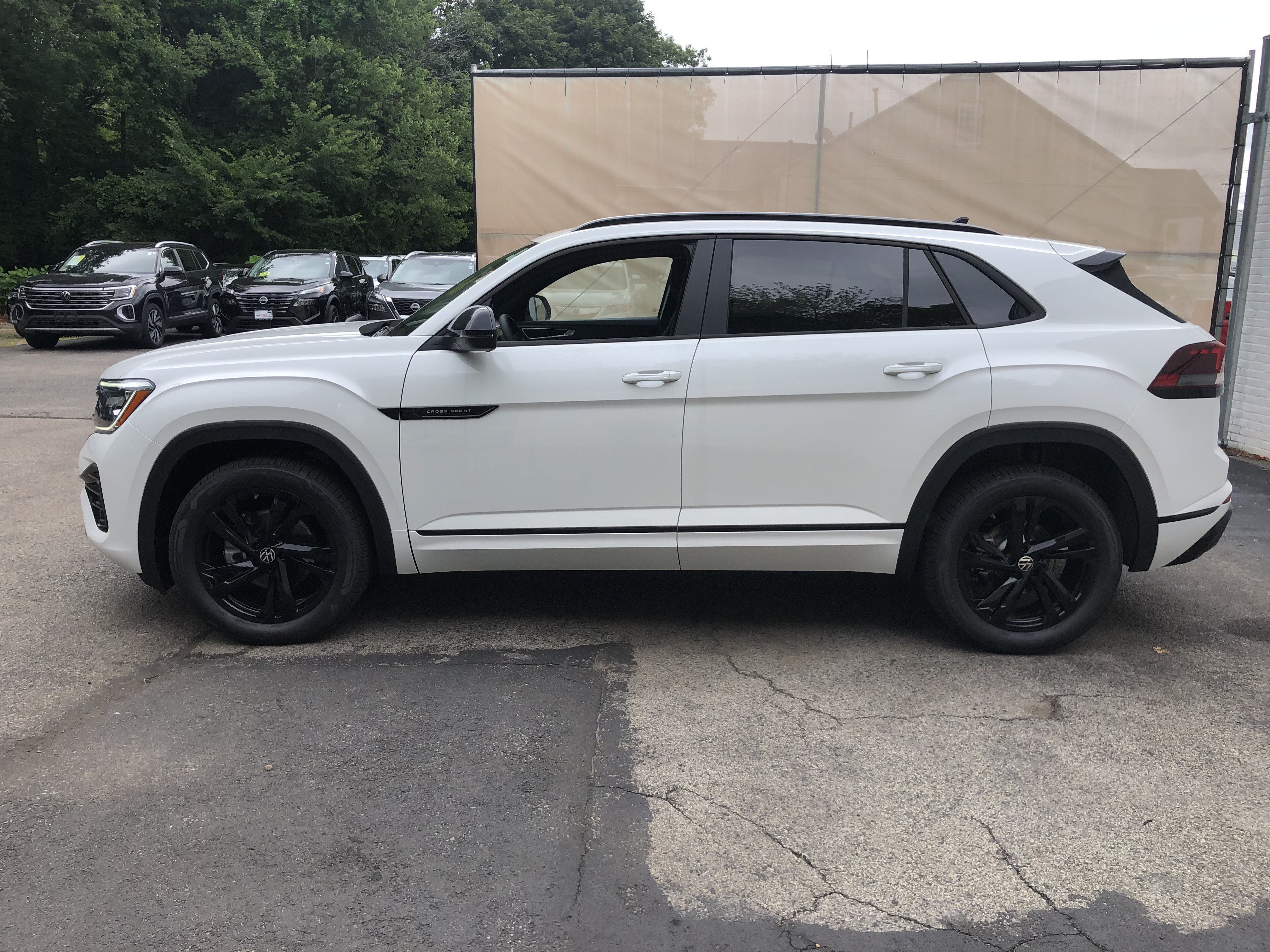 2026 Volkswagen Atlas Cross Sport 2.0T SEL R-Line Black