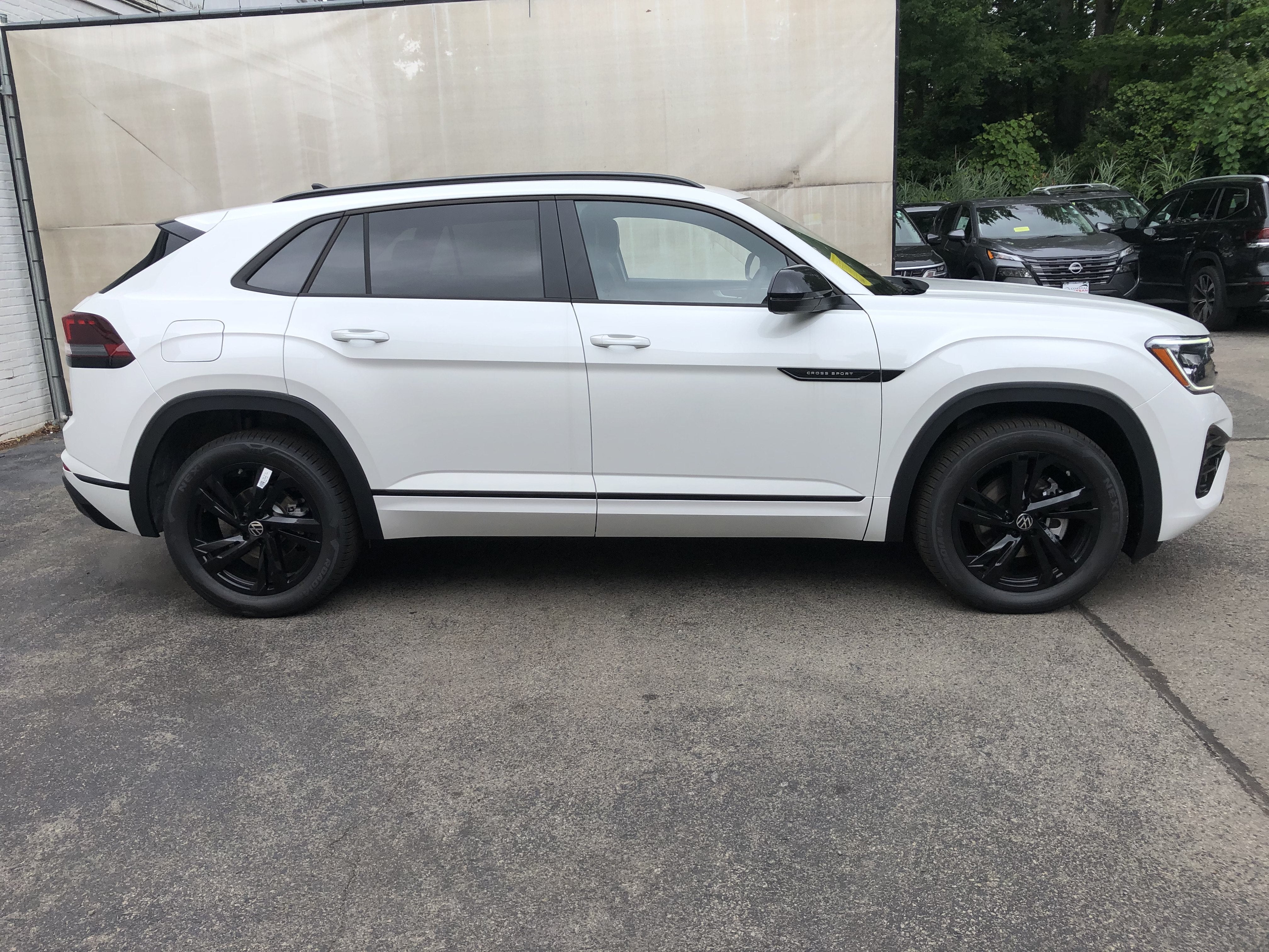 2026 Volkswagen Atlas Cross Sport 2.0T SEL R-Line Black