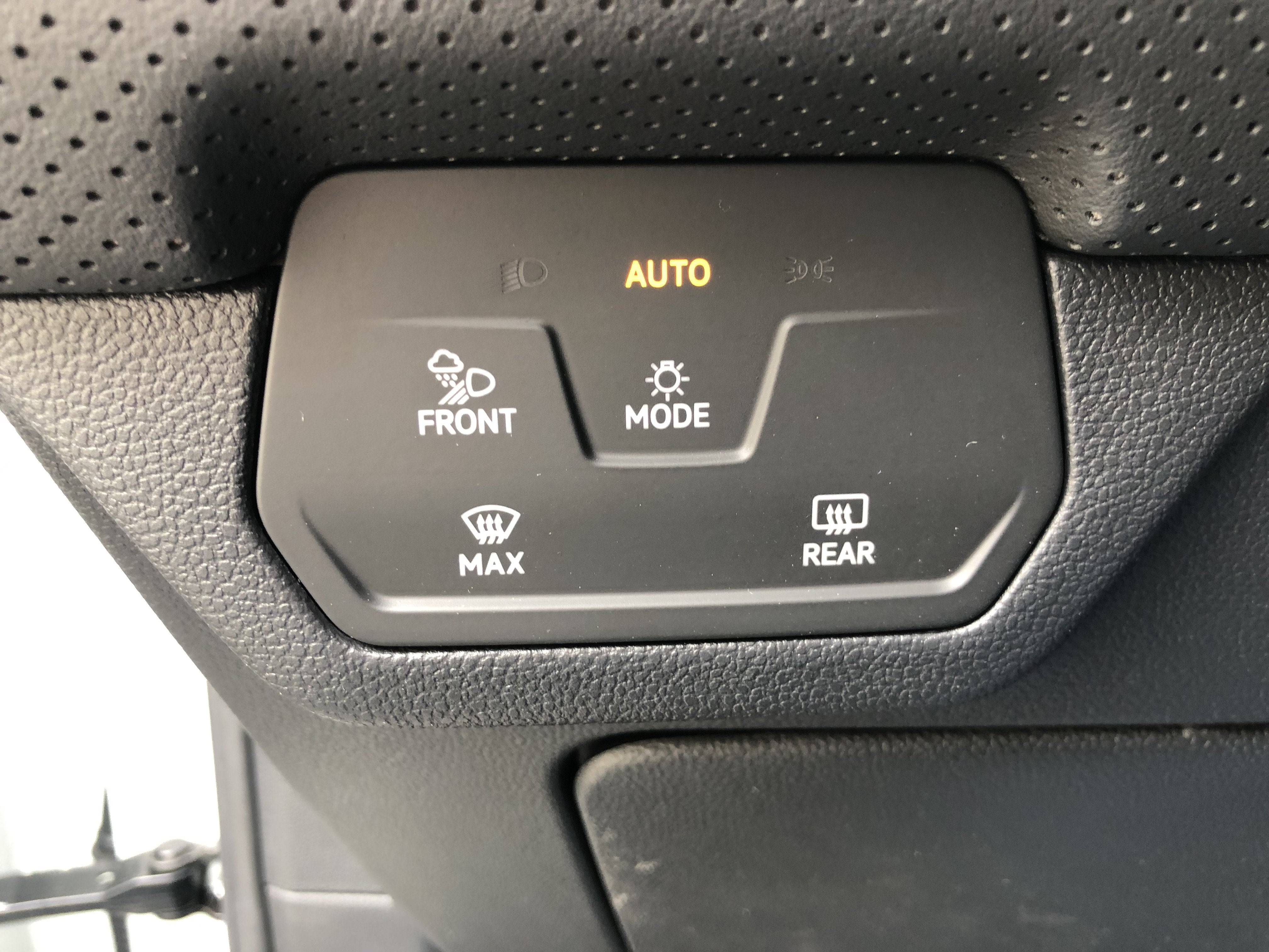 2026 Volkswagen Atlas Cross Sport 2.0T SEL R-Line Black
