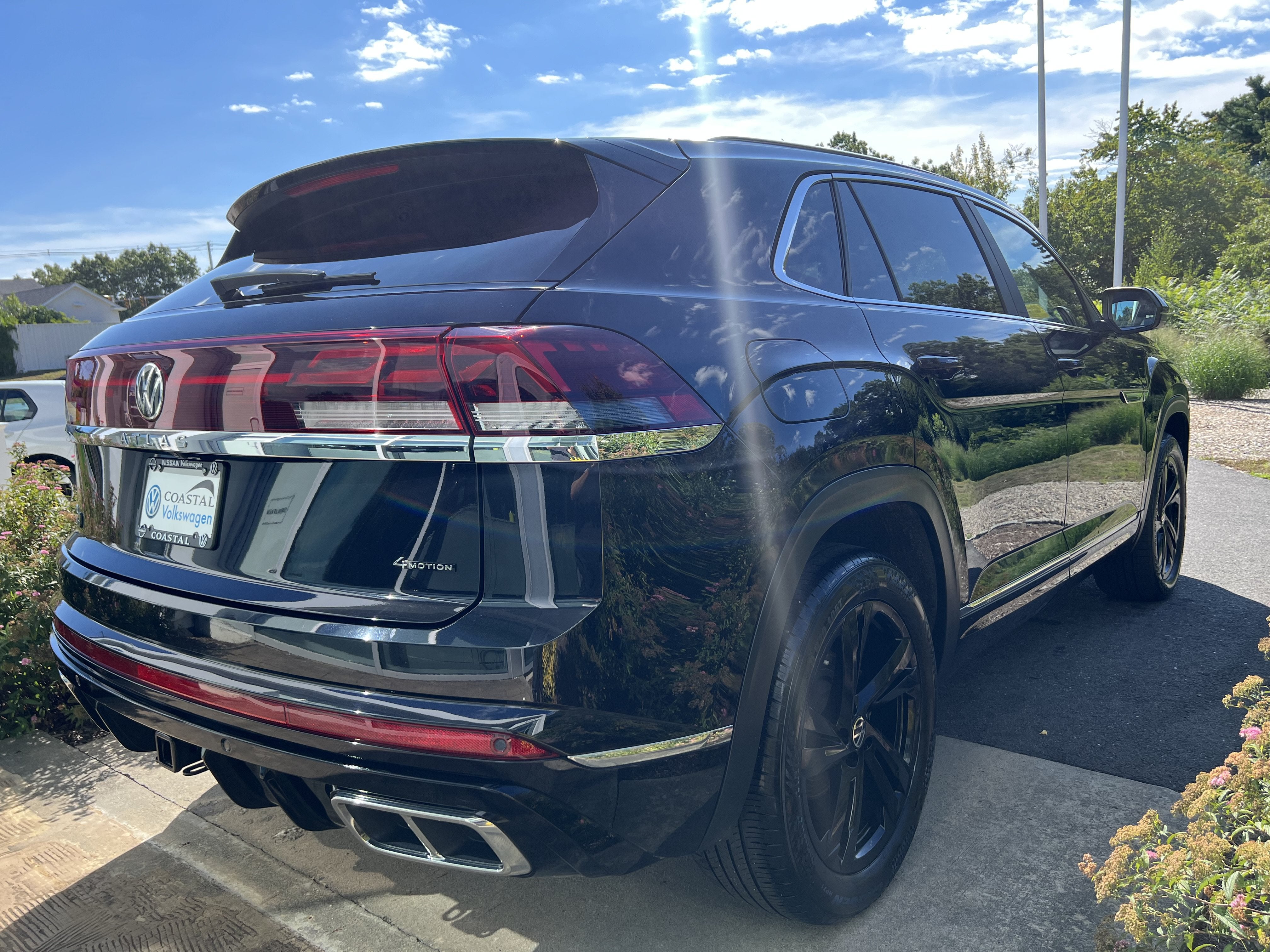 2024 Volkswagen Atlas Cross Sport 2.0T SEL R-Line