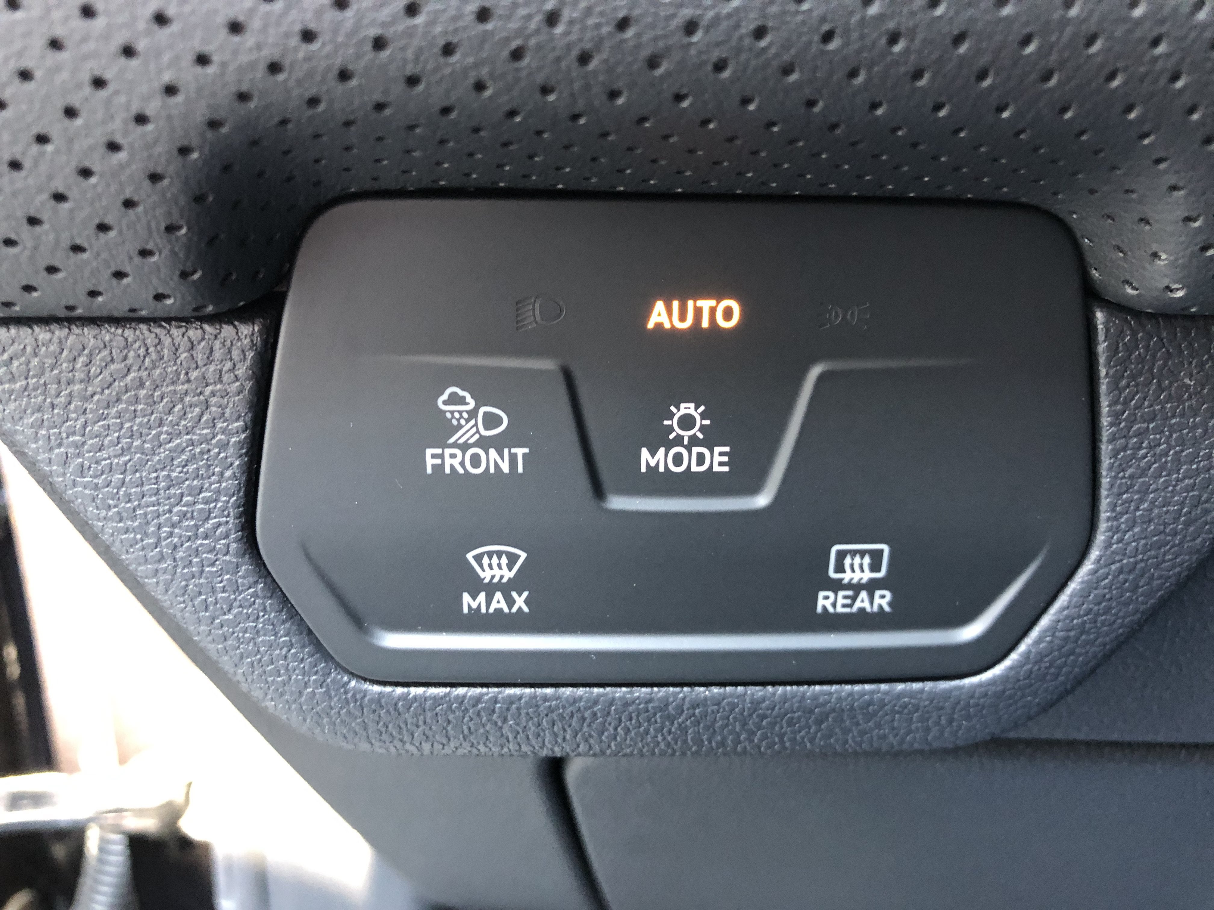 2026 Volkswagen Atlas Cross Sport 2.0T SEL
