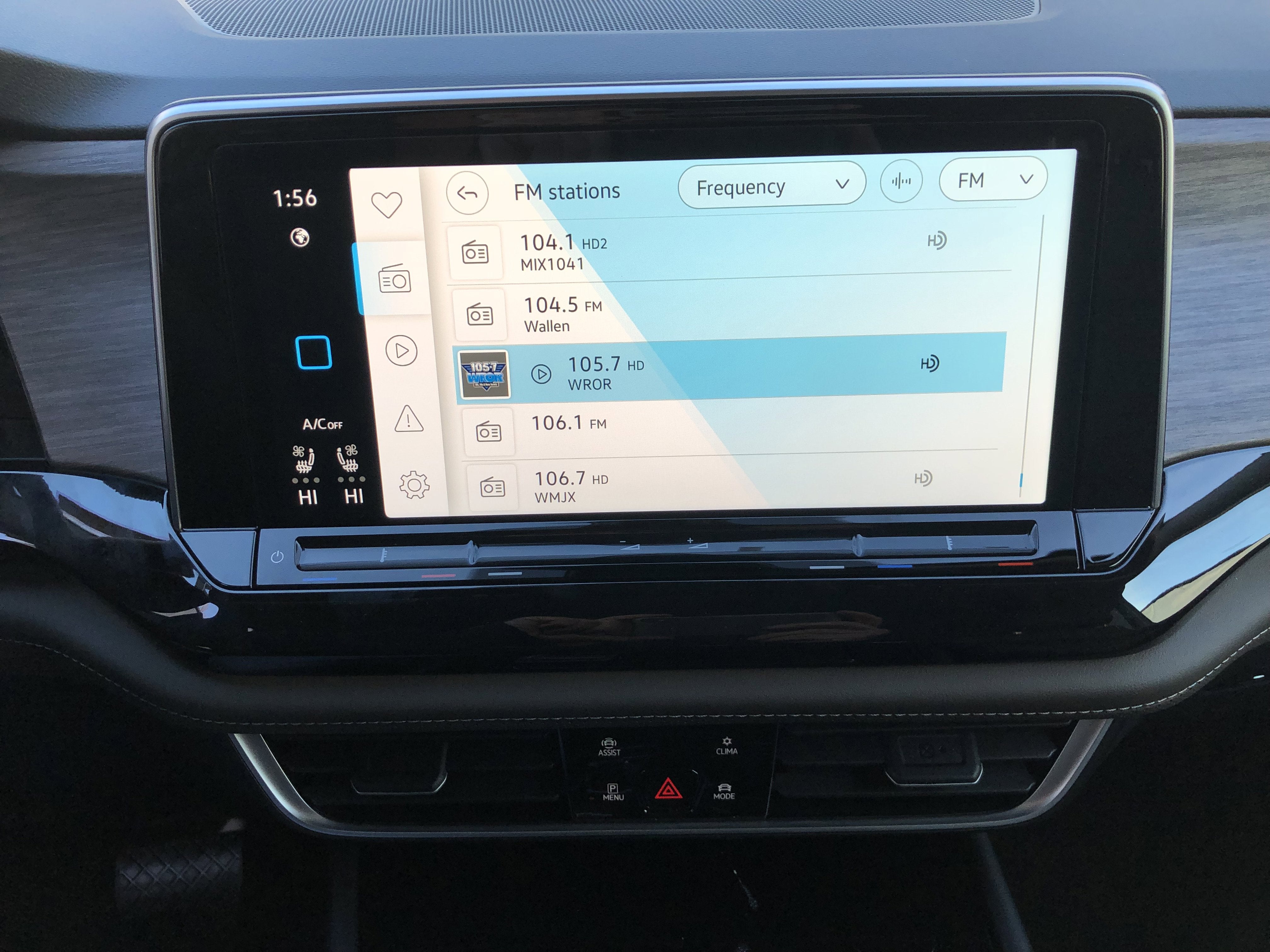 2026 Volkswagen Atlas 2.0T SEL w/captains chairs