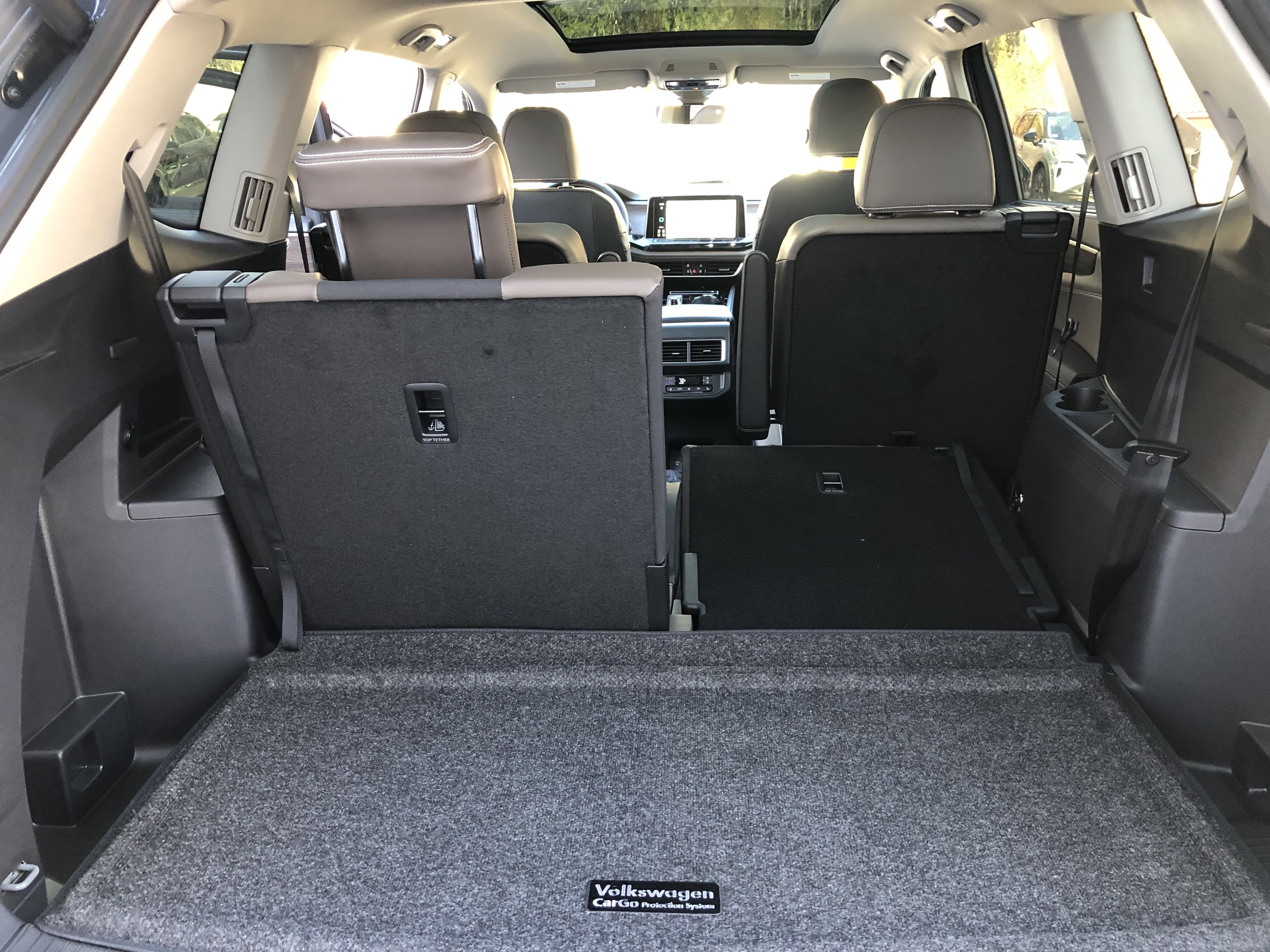 2026 Volkswagen Atlas 2.0T SEL w/captains chairs