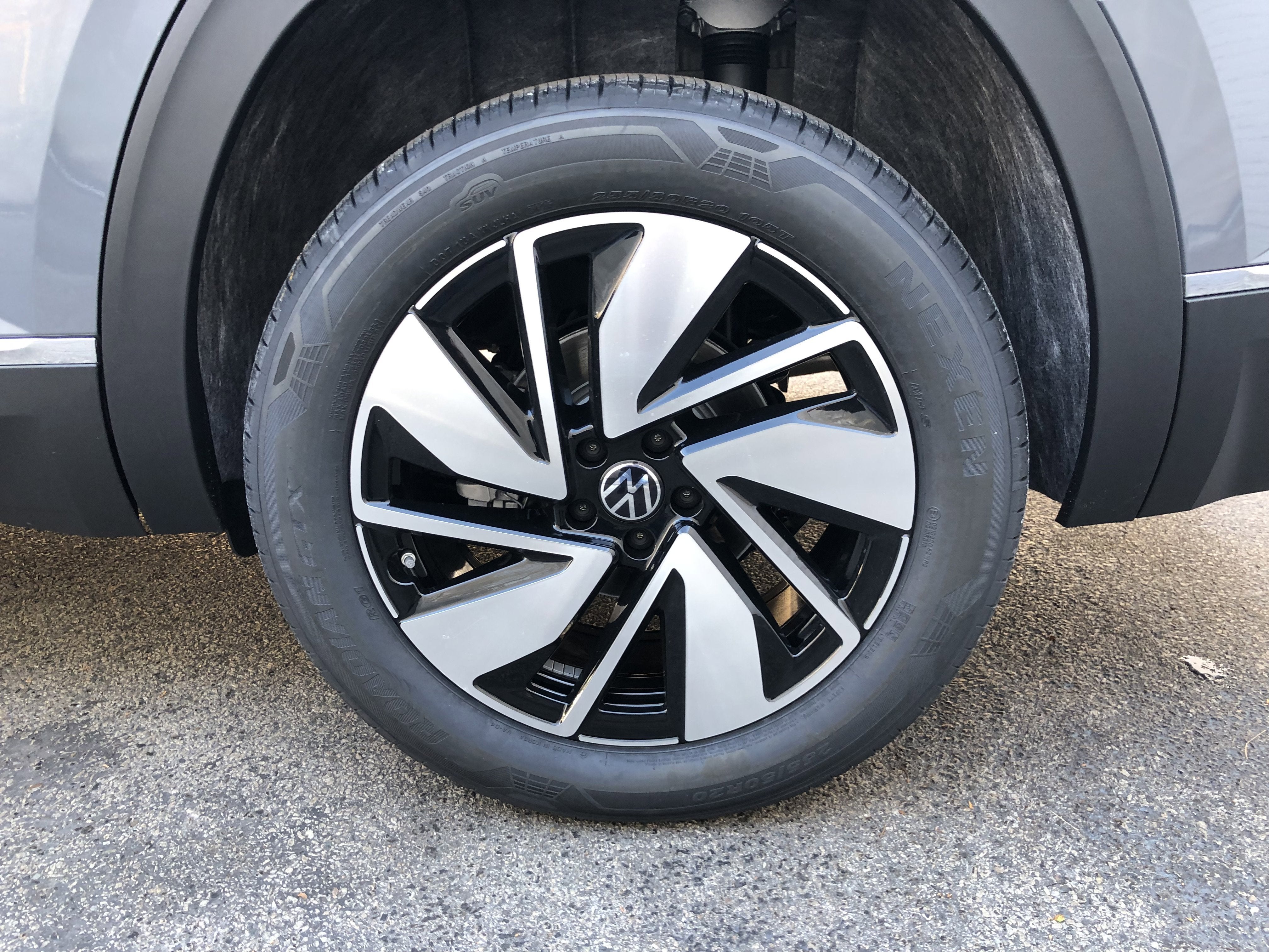 2026 Volkswagen Atlas 2.0T SEL w/captains chairs