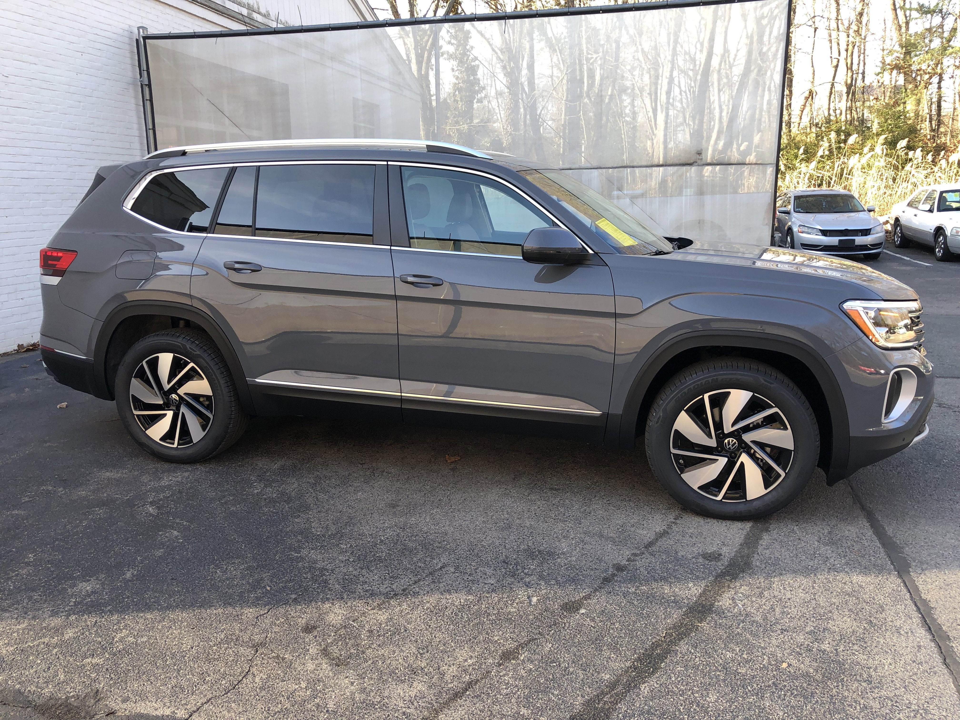 2026 Volkswagen Atlas 2.0T SEL w/captains chairs