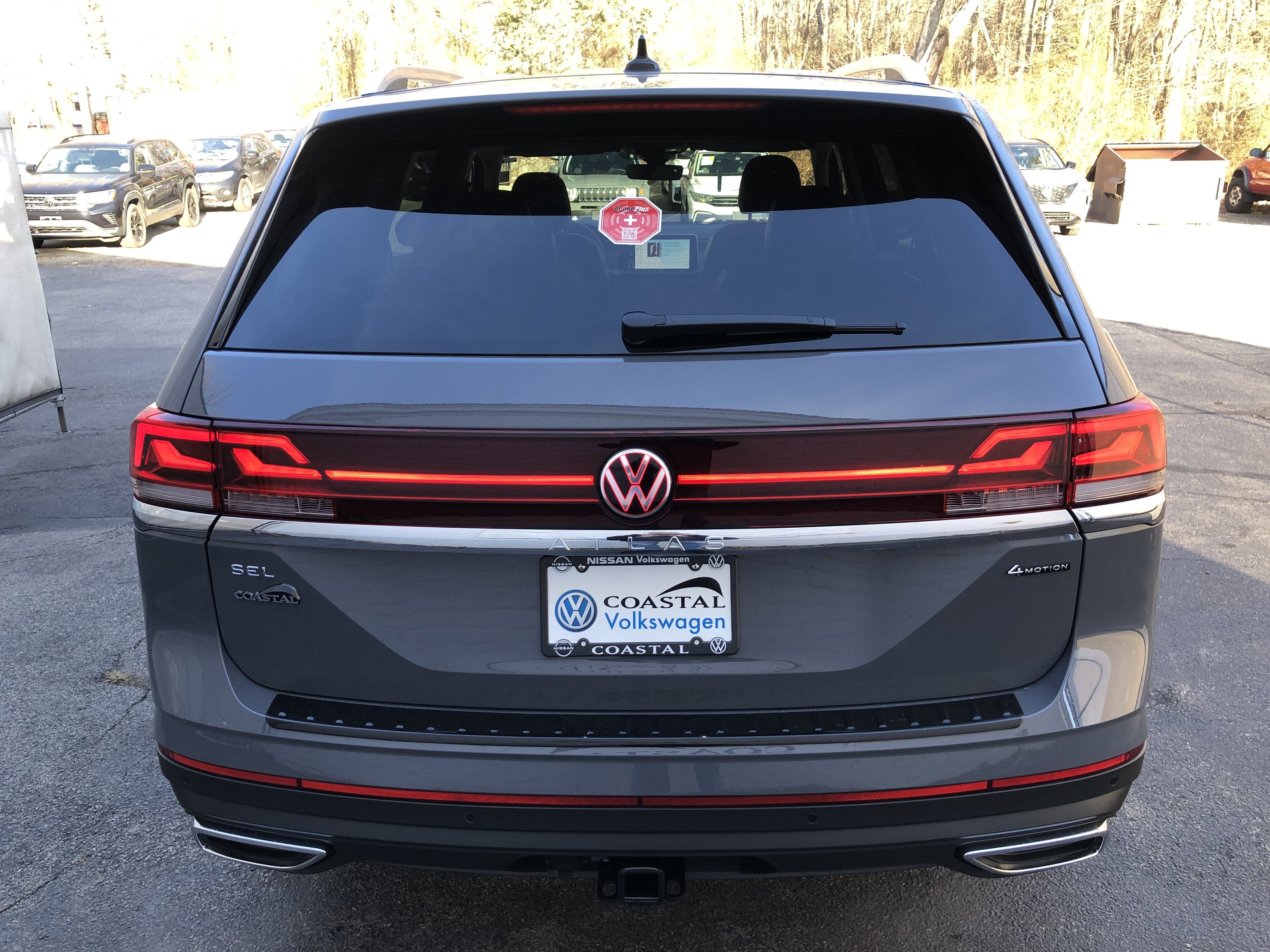 2026 Volkswagen Atlas 2.0T SEL w/captains chairs