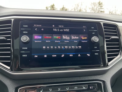 2023 Volkswagen Atlas 3.6L V6 SEL w/captains chairs