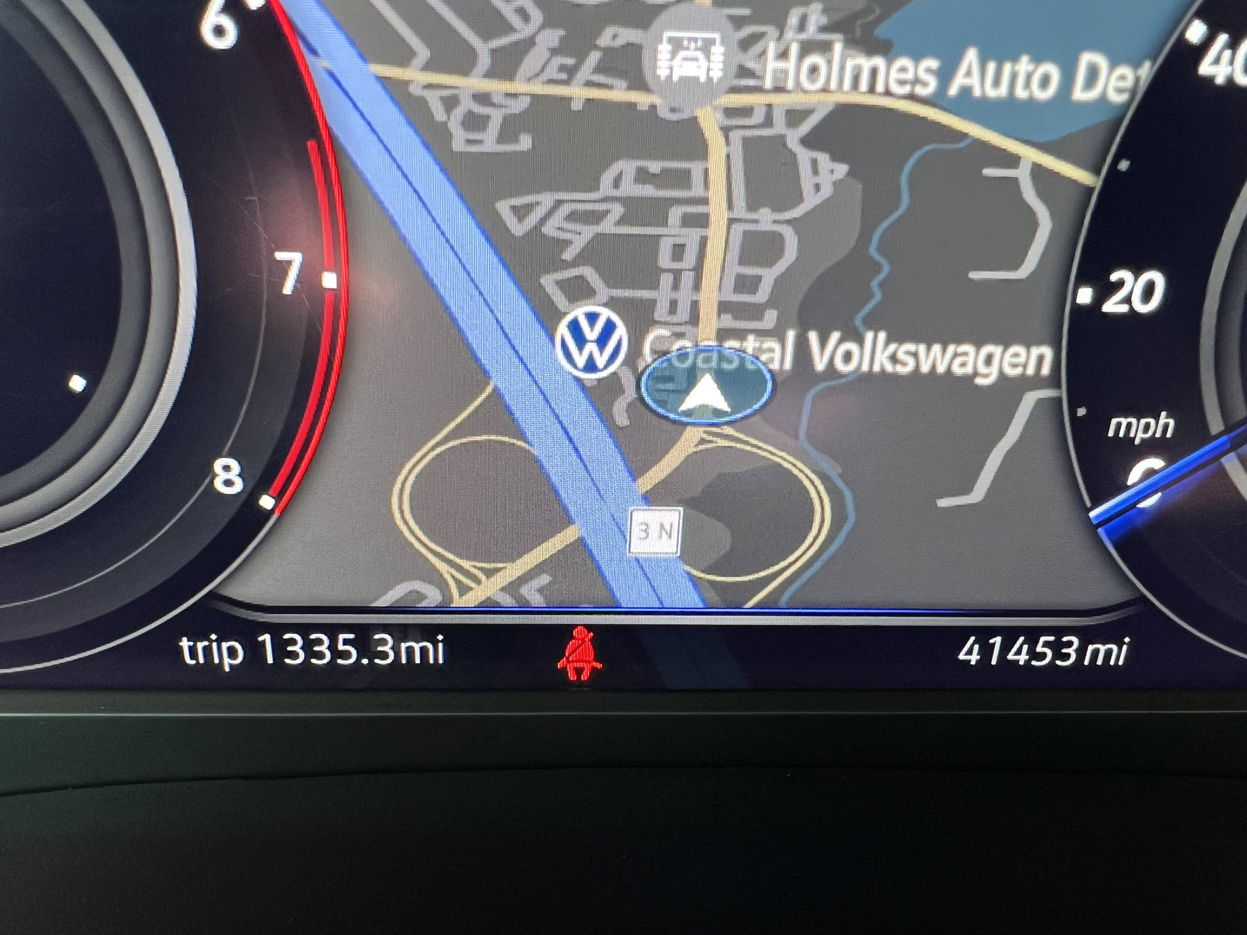 2023 Volkswagen Atlas 3.6L V6 SEL w/captains chairs