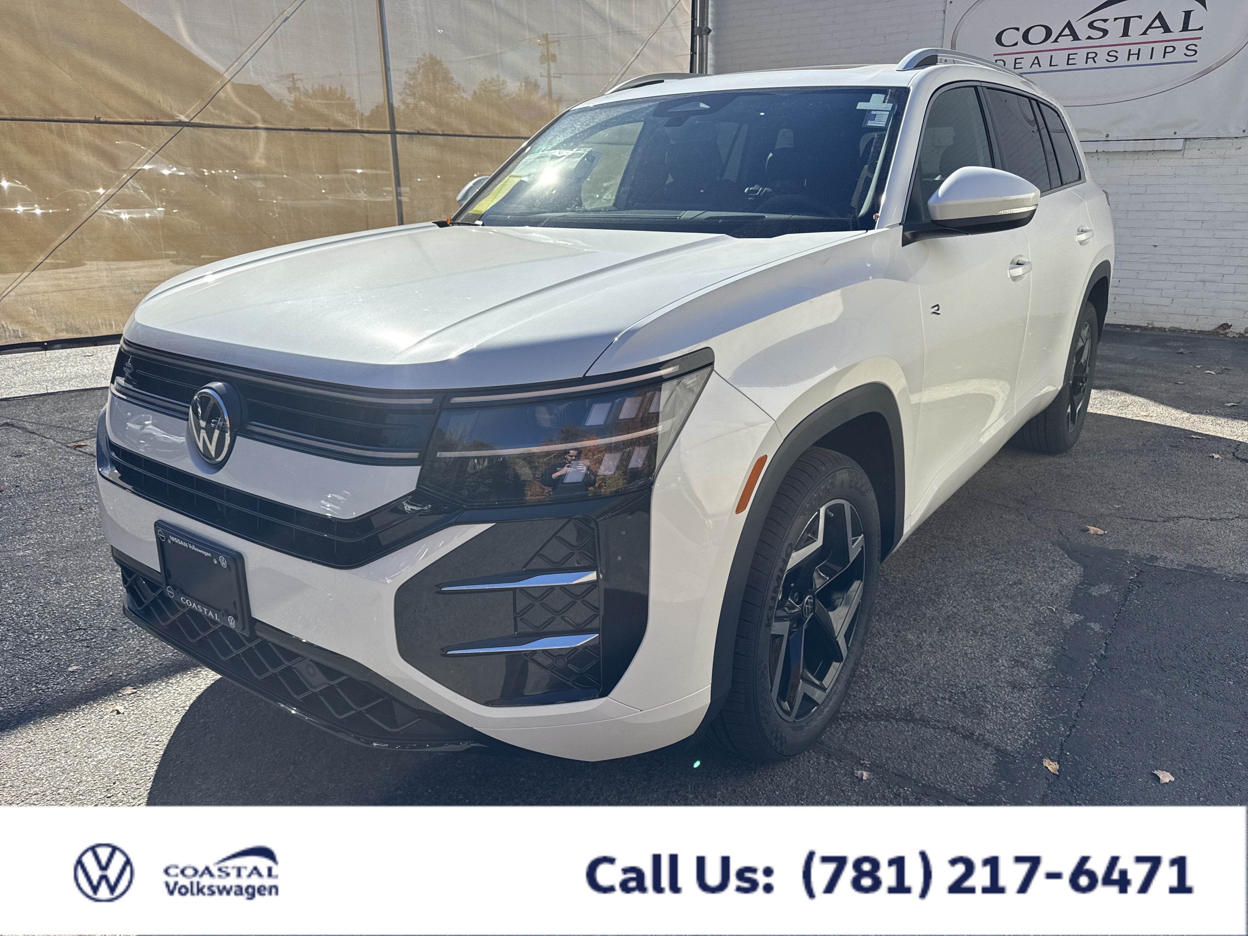2027 Volkswagen Atlas SEL R-Line w/captains chairs