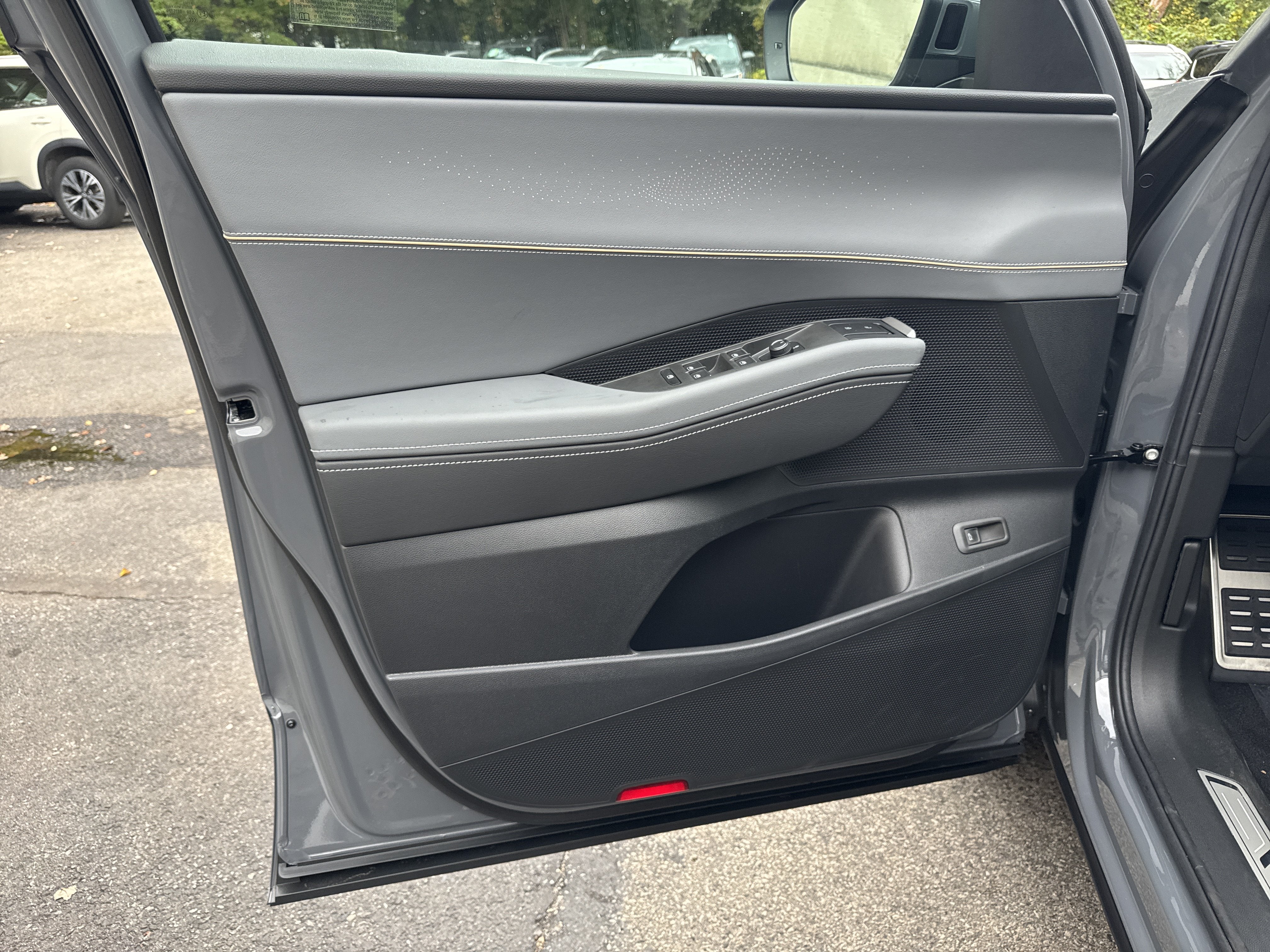 2027 Volkswagen Atlas SEL R-Line