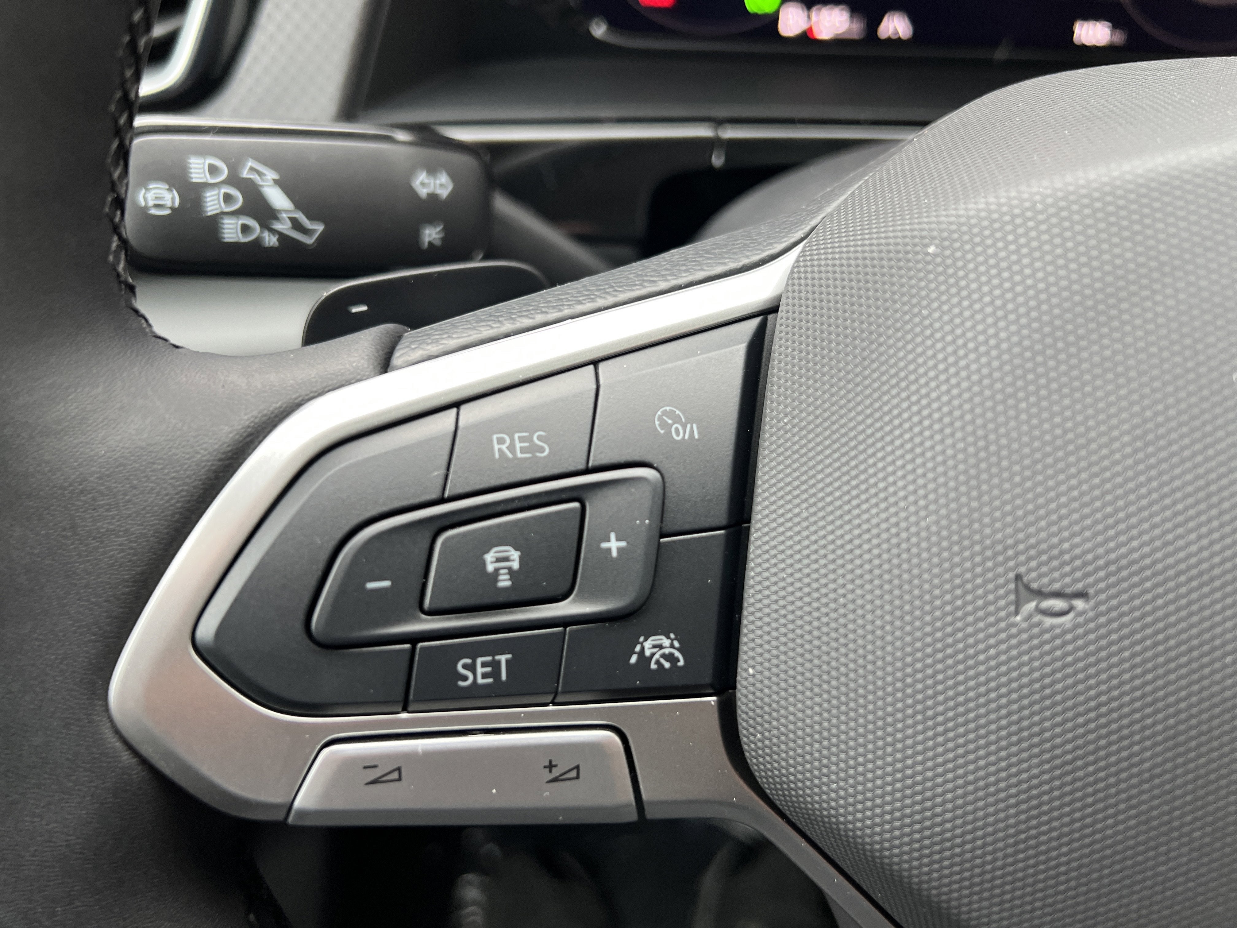 2026 Volkswagen Atlas 2.0T Peak Edition w/adventure package