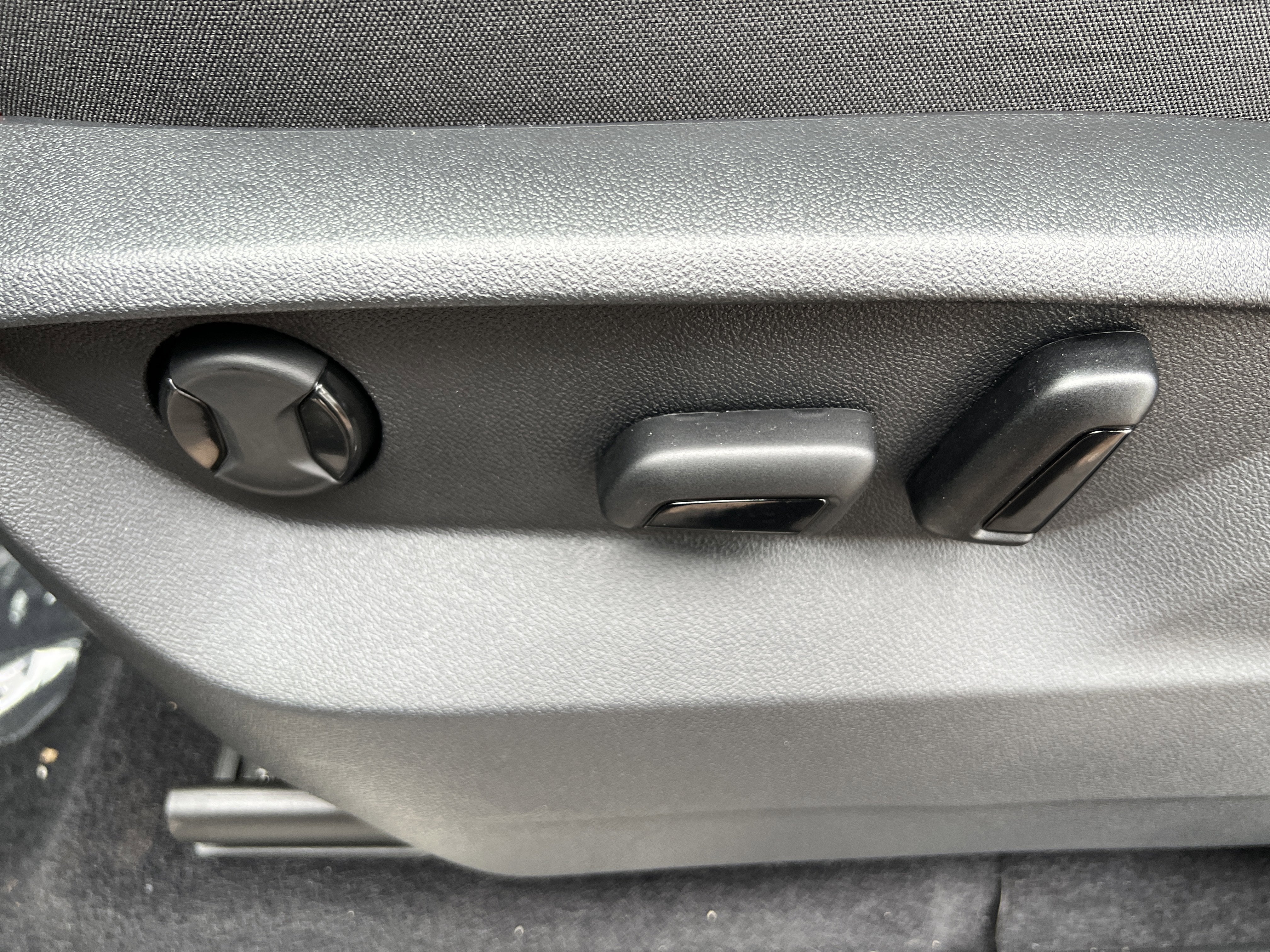 2026 Volkswagen Atlas 2.0T Peak Edition w/adventure package