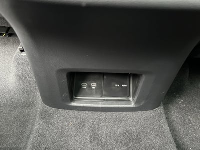 2026 Volkswagen Atlas 2.0T Peak Edition w/adventure package