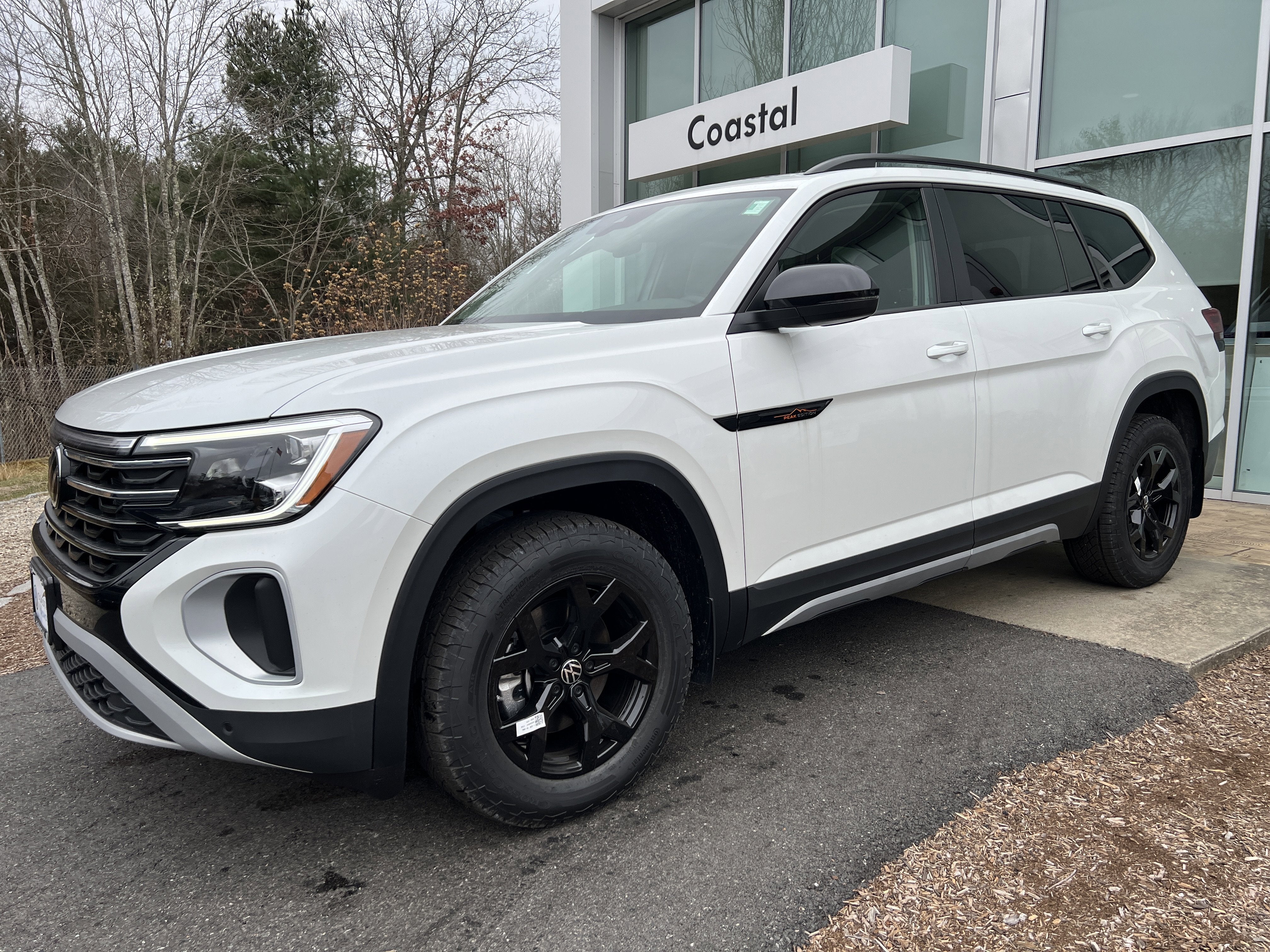 2026 Volkswagen Atlas 2.0T Peak Edition w/adventure package