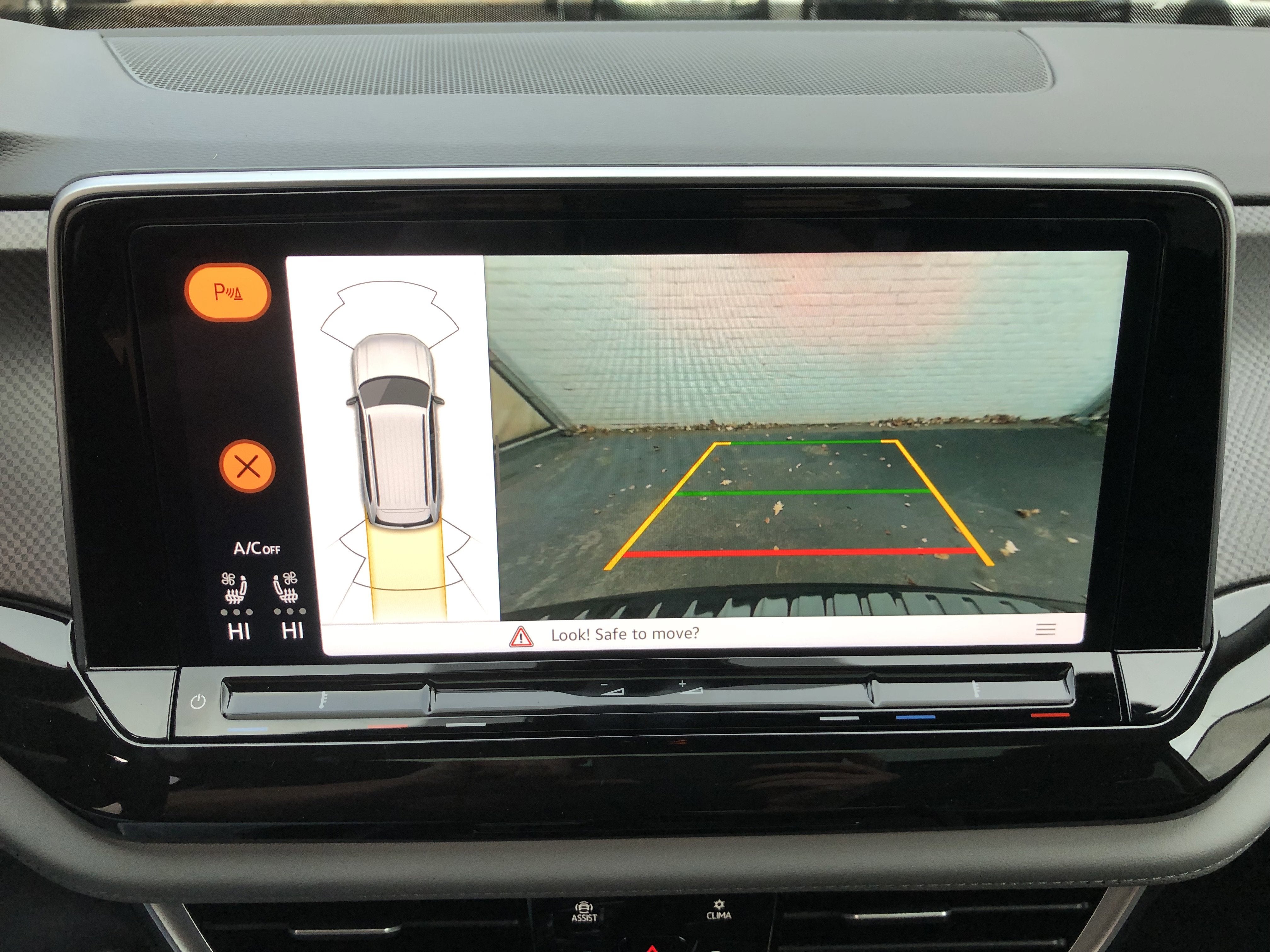 2026 Volkswagen Atlas 2.0T Peak Edition w/captains chairs