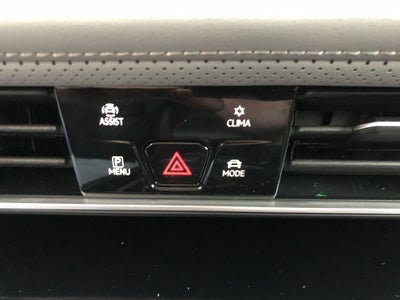 2026 Volkswagen Atlas 2.0T Peak Edition w/captains chairs