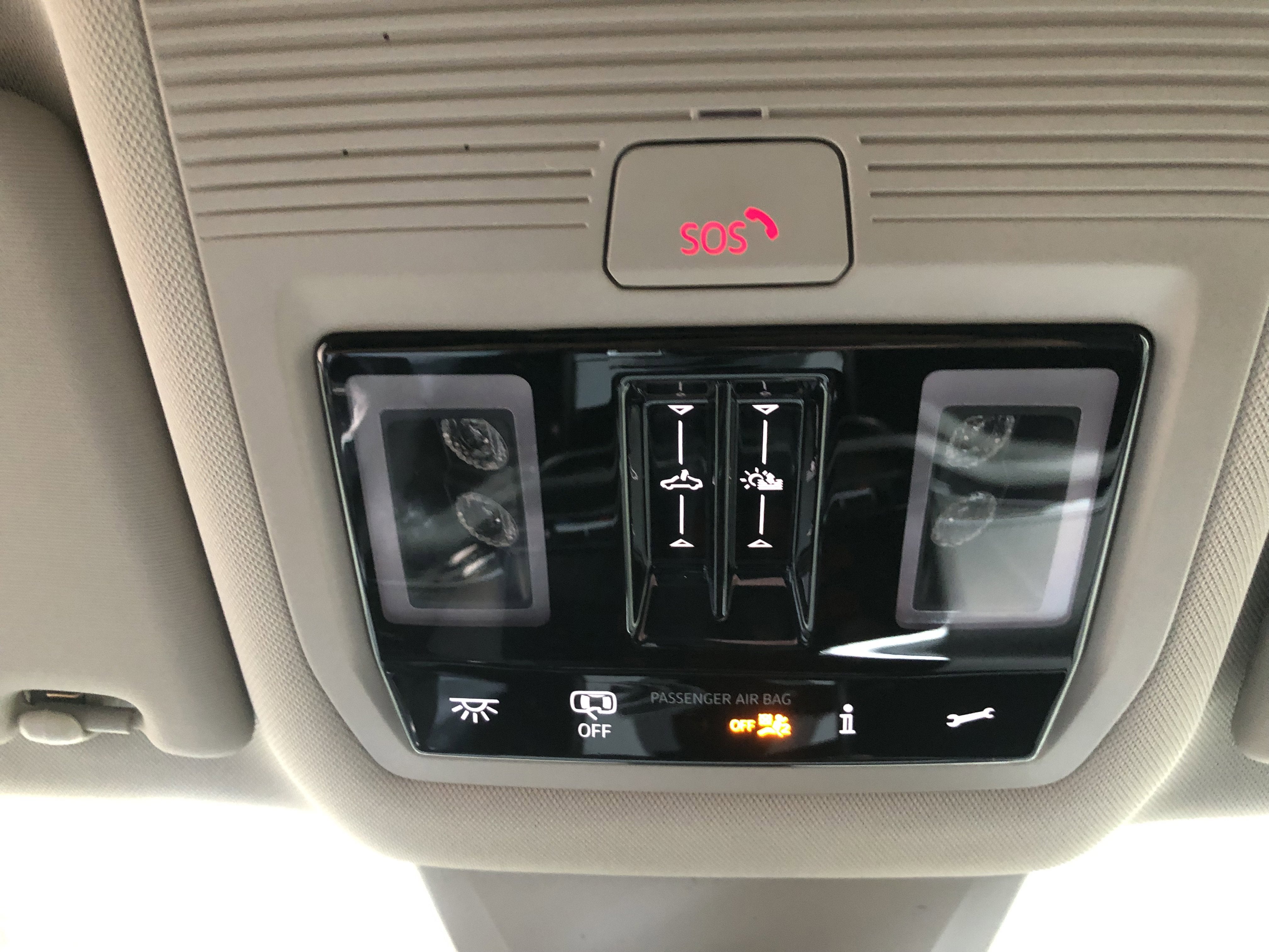 2026 Volkswagen Atlas 2.0T Peak Edition w/captains chairs