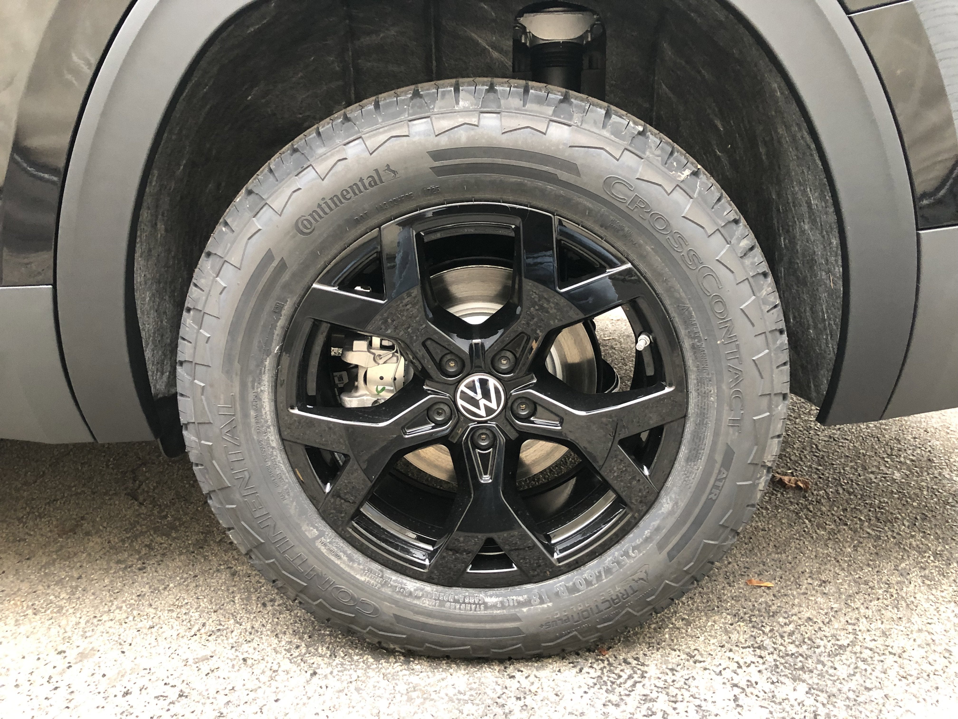 2026 Volkswagen Atlas 2.0T Peak Edition w/captains chairs