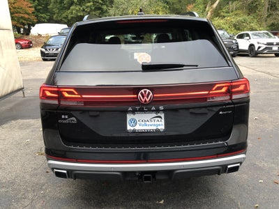 2026 Volkswagen Atlas 2.0T Peak Edition w/captains chairs