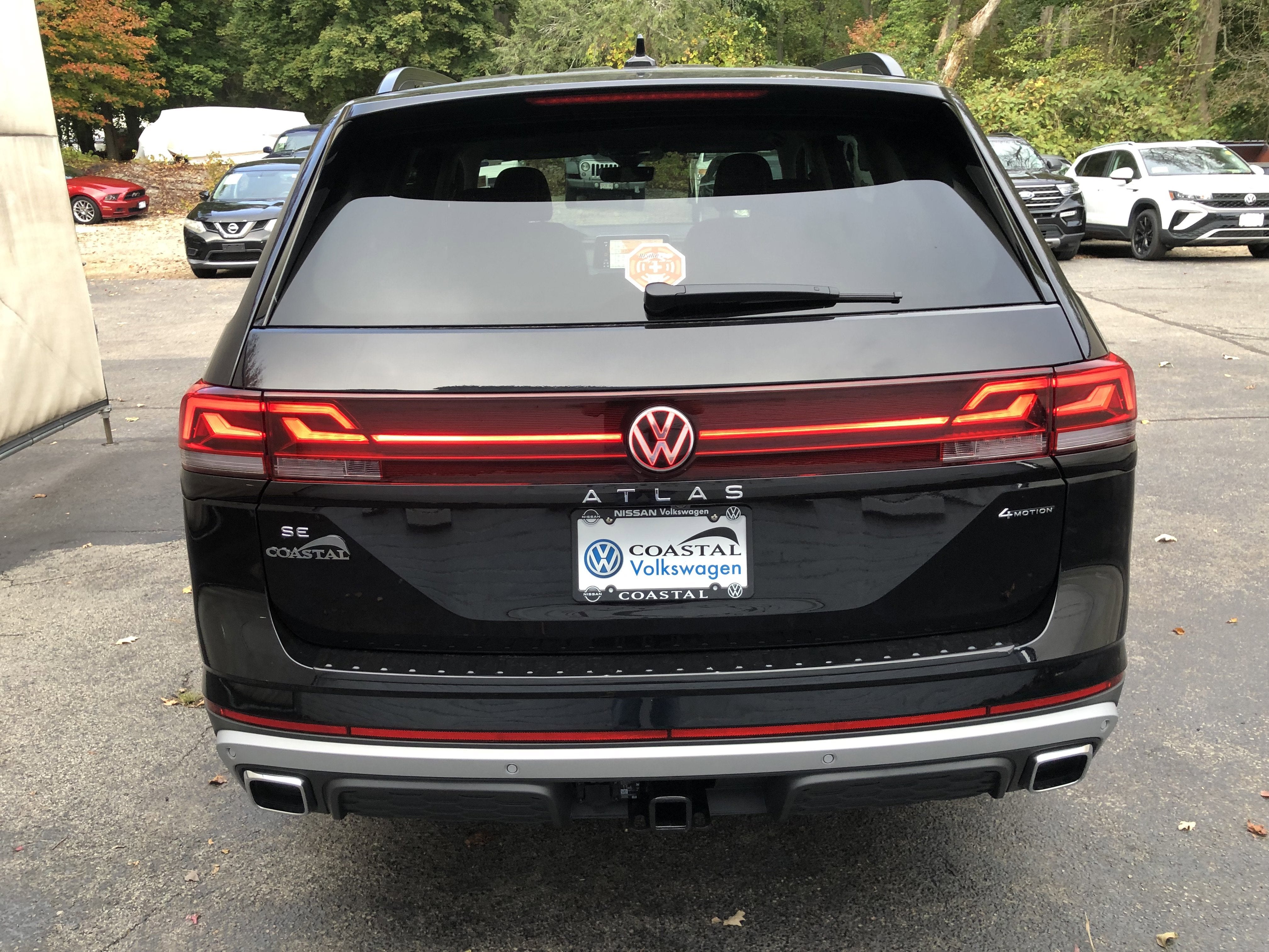 2026 Volkswagen Atlas 2.0T Peak Edition w/captains chairs