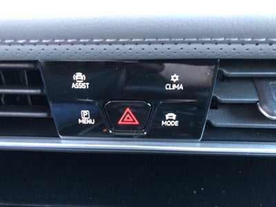 2026 Volkswagen Atlas 2.0T Peak Edition w/captains chairs