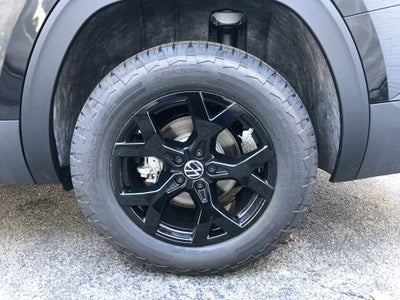 2026 Volkswagen Atlas 2.0T Peak Edition w/captains chairs