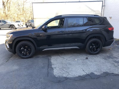 2026 Volkswagen Atlas 2.0T Peak Edition w/captains chairs