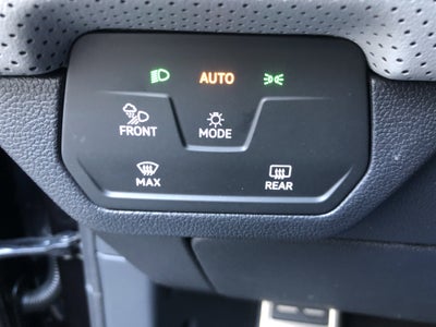 2026 Volkswagen Atlas 2.0T Peak Edition w/captains chairs