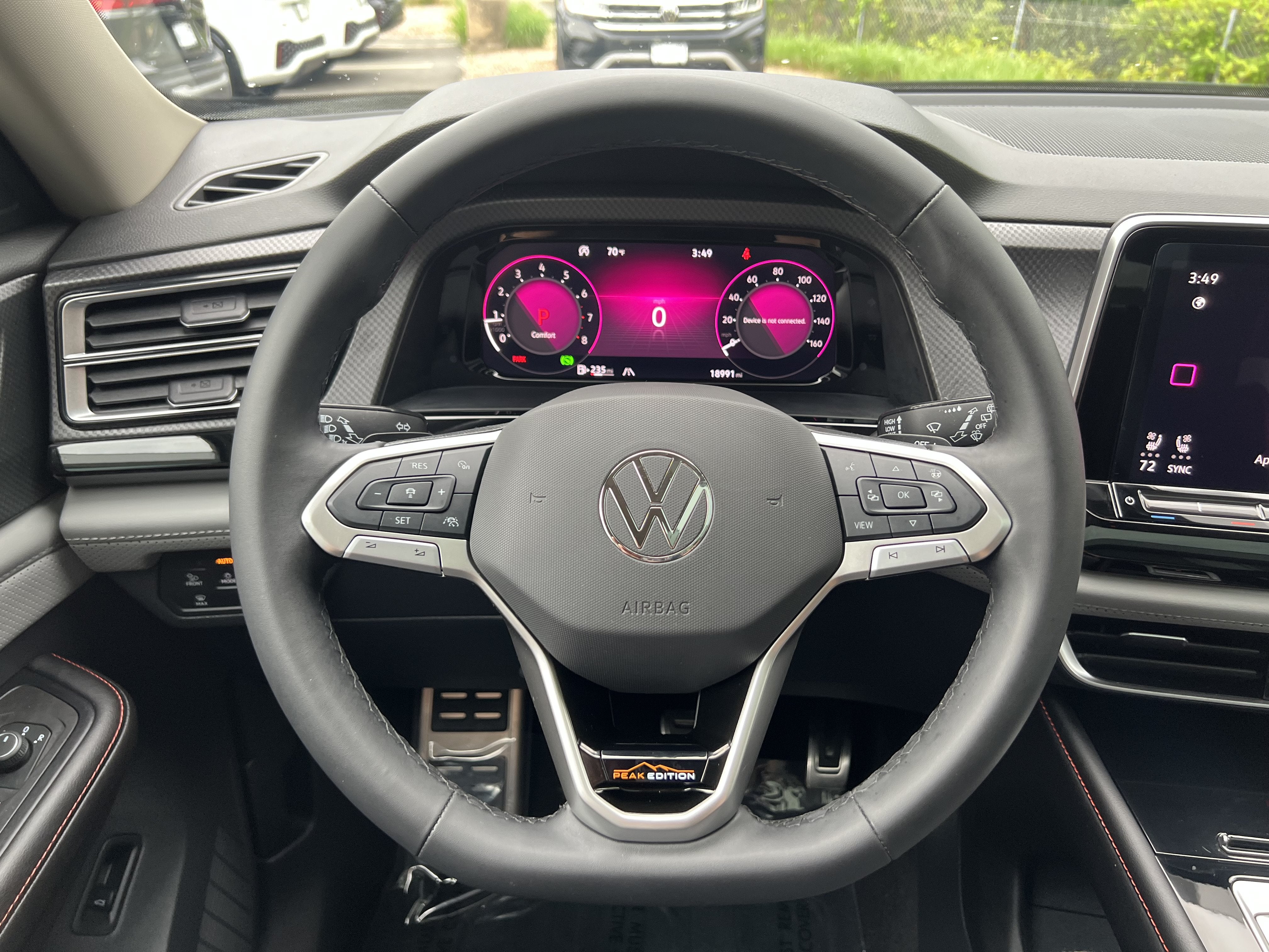 2024 Volkswagen Atlas 2.0T Peak Edition SE w/Technology