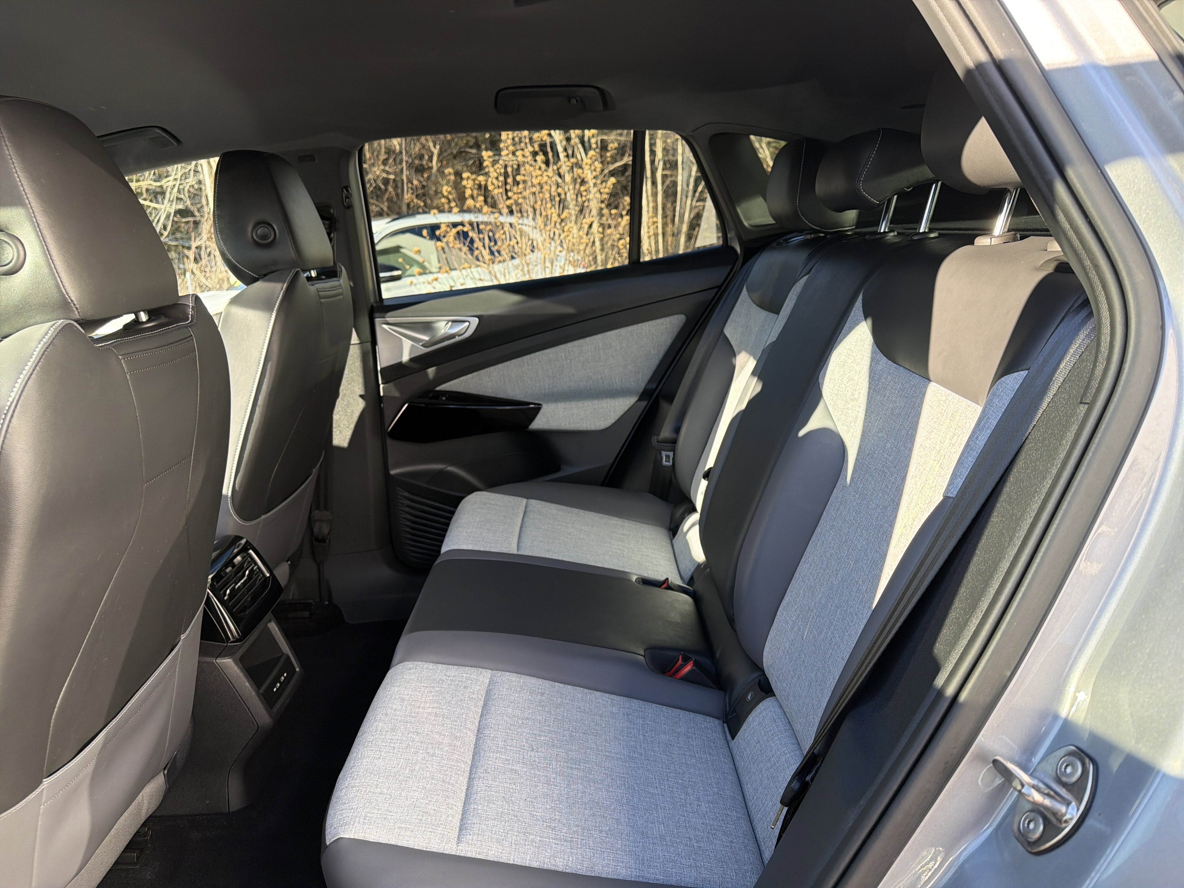 2023 Volkswagen ID.4 Pro