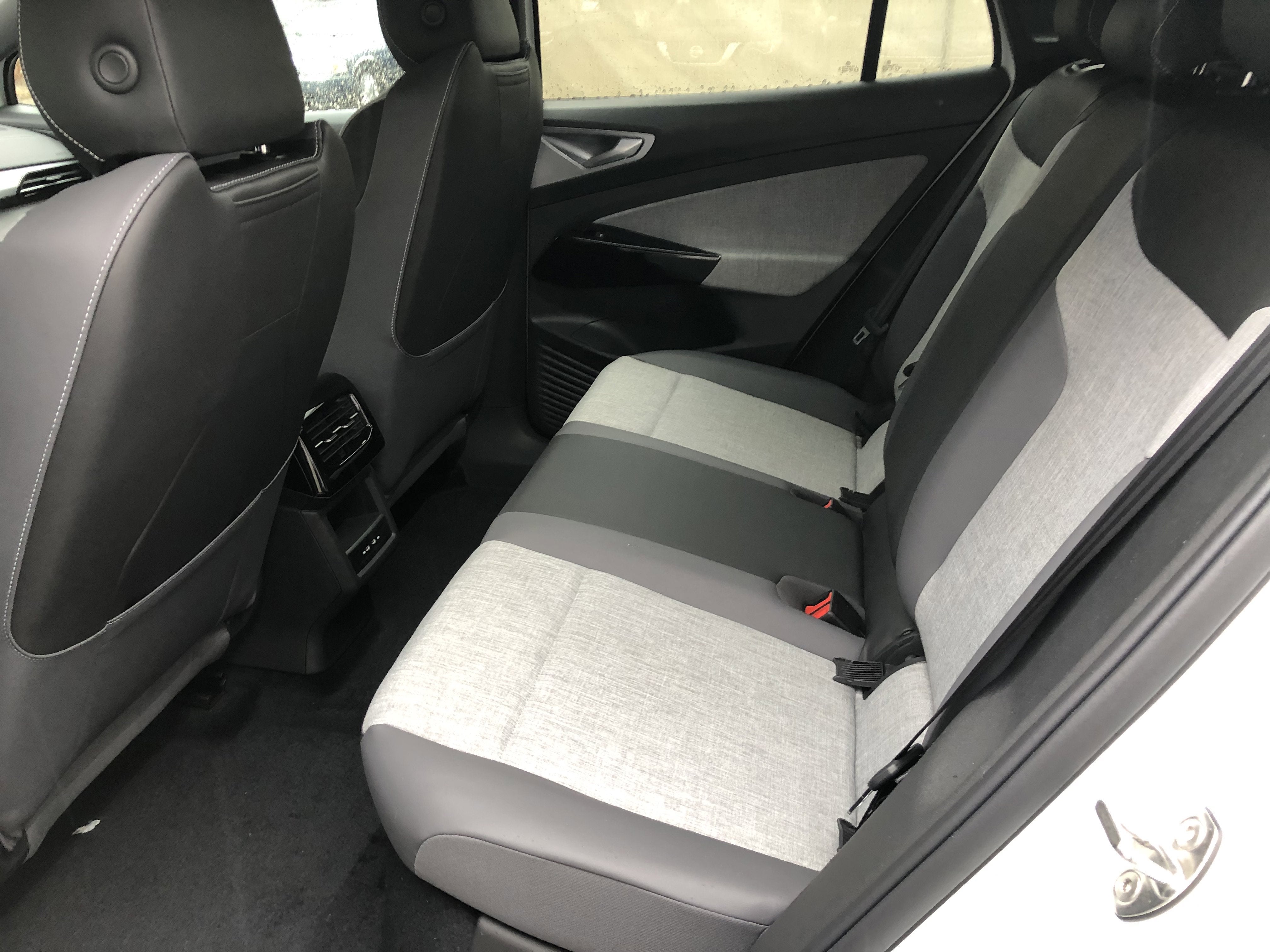 2025 Volkswagen ID.4 Pro