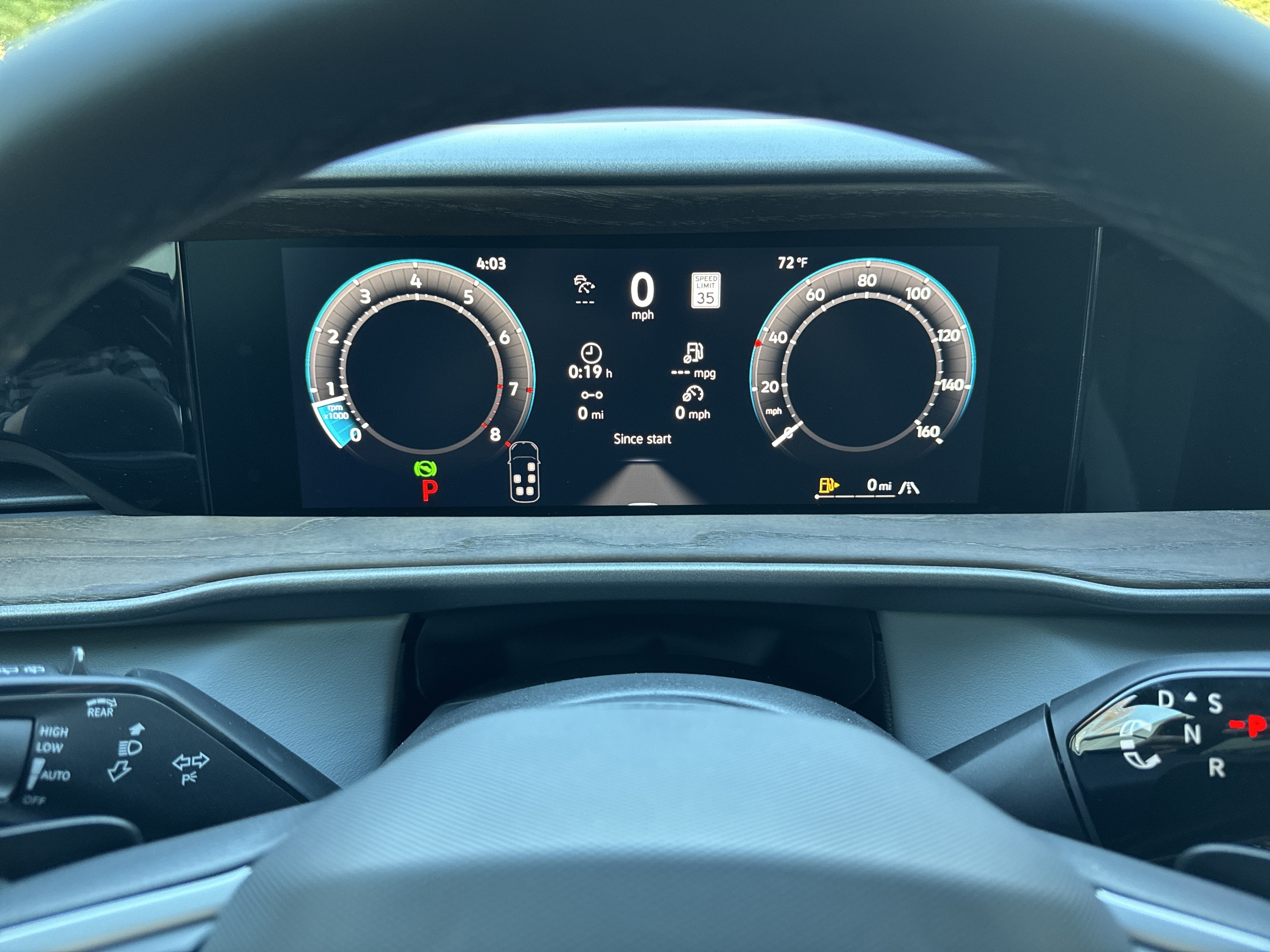 2027 Volkswagen Atlas SEL Premium R-Line w/captains chairs