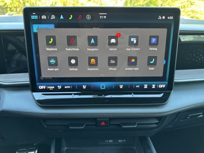 2027 Volkswagen Atlas SEL Premium R-Line w/captains chairs