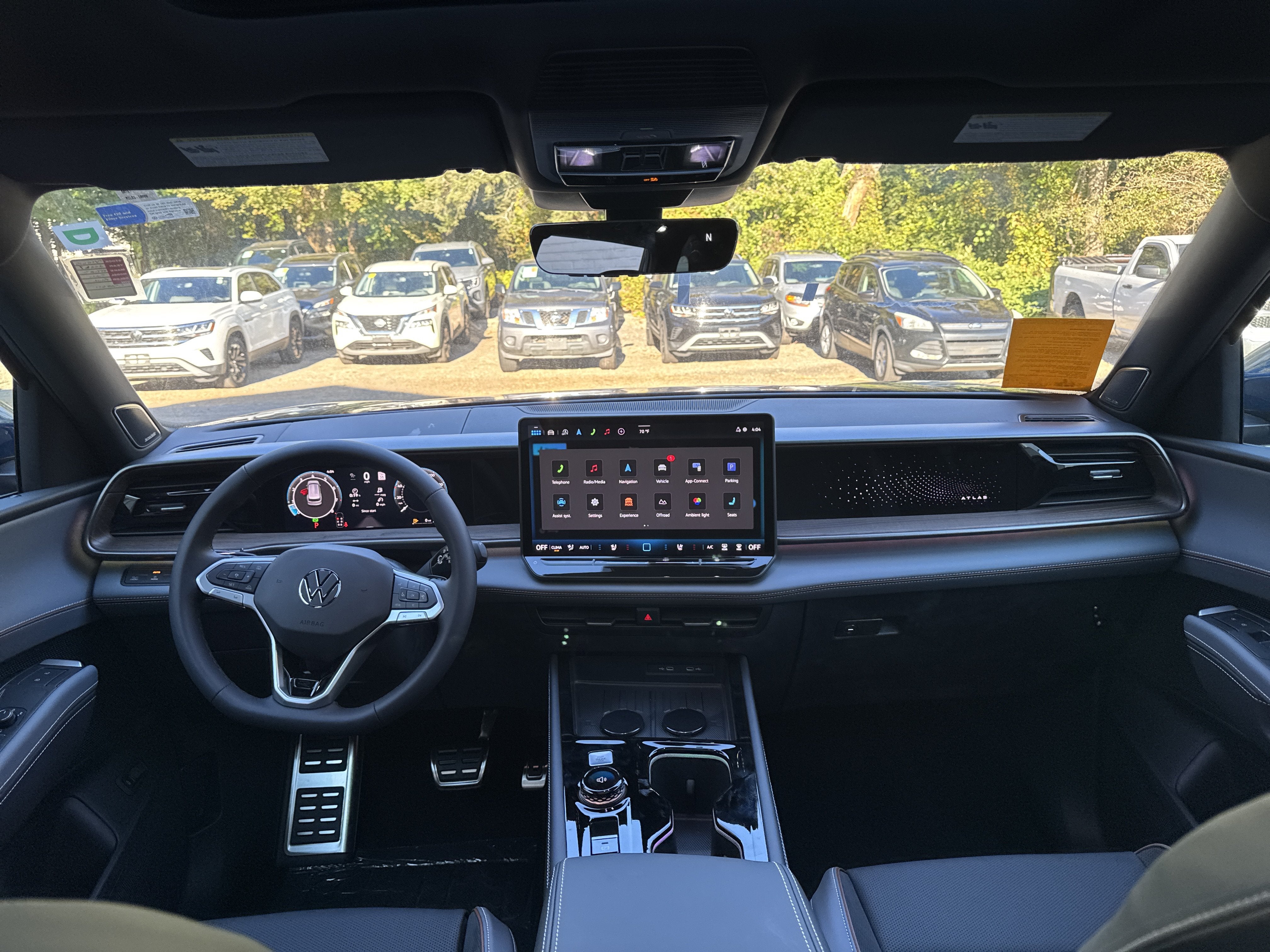 2027 Volkswagen Atlas SEL Premium R-Line w/captains chairs